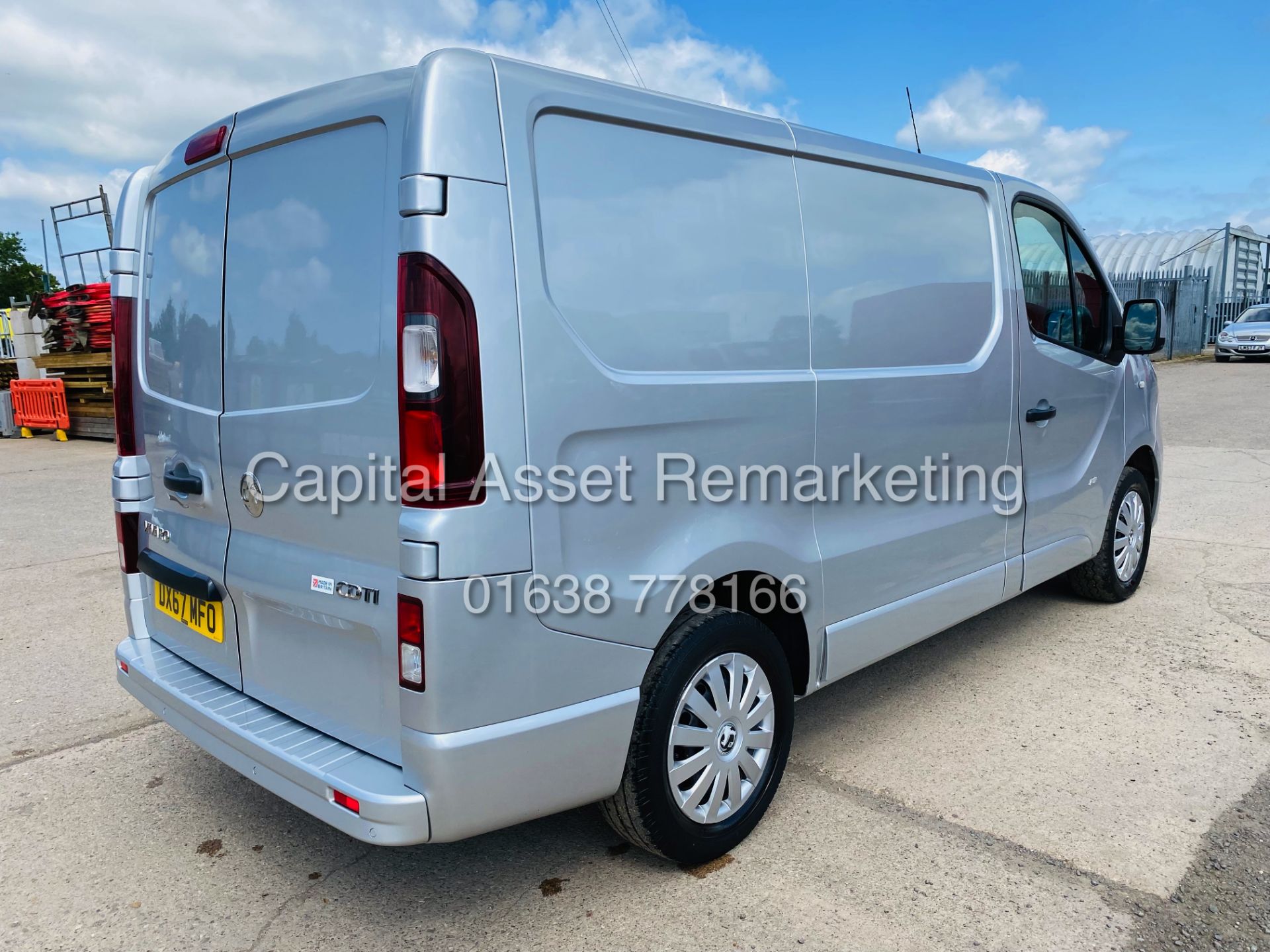 VAUXHALL VIVARO "SPORTIVE" CDTI 92018 MODEL) 1 OWNER FSH - AC - ELEC PACK - CRUISE - SILVER - Image 11 of 25