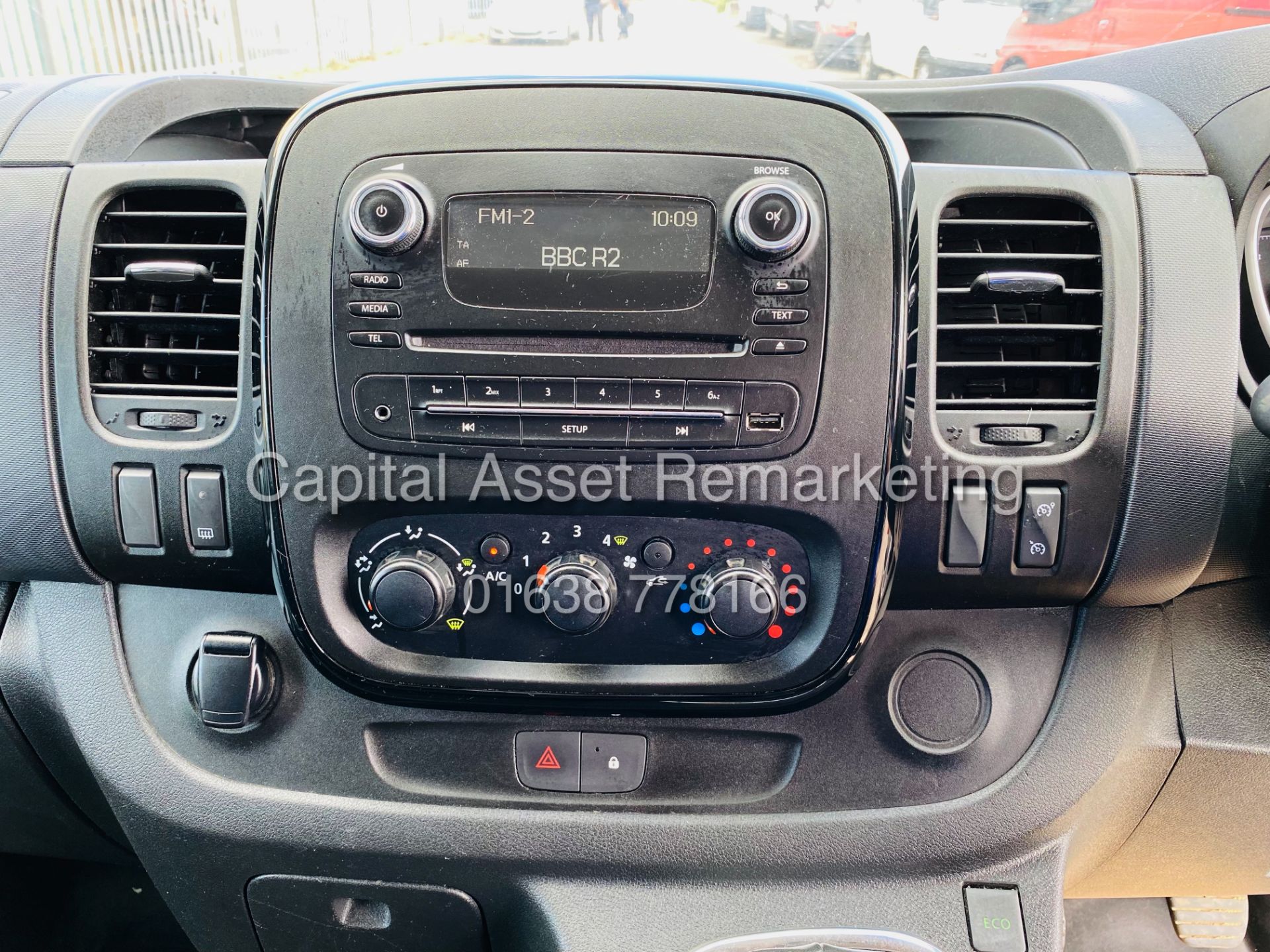 VAUXHALL VIVARO "SPORTIVE" CDTI 92018 MODEL) 1 OWNER FSH - AC - ELEC PACK - CRUISE - SILVER - Image 17 of 25