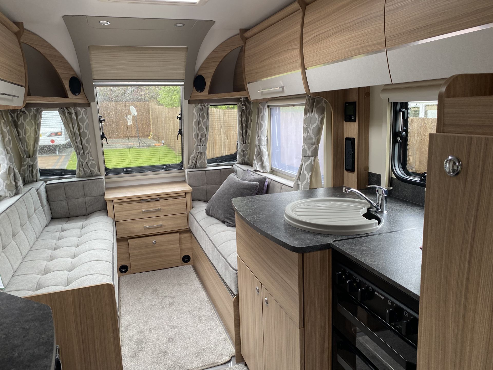 BAILEY PHOENIX 650 "5 BERTH TOURING CARAVAN "2021 UNUSED" - ALLOYS - TOP SPEC - LOOK!! - Image 16 of 24