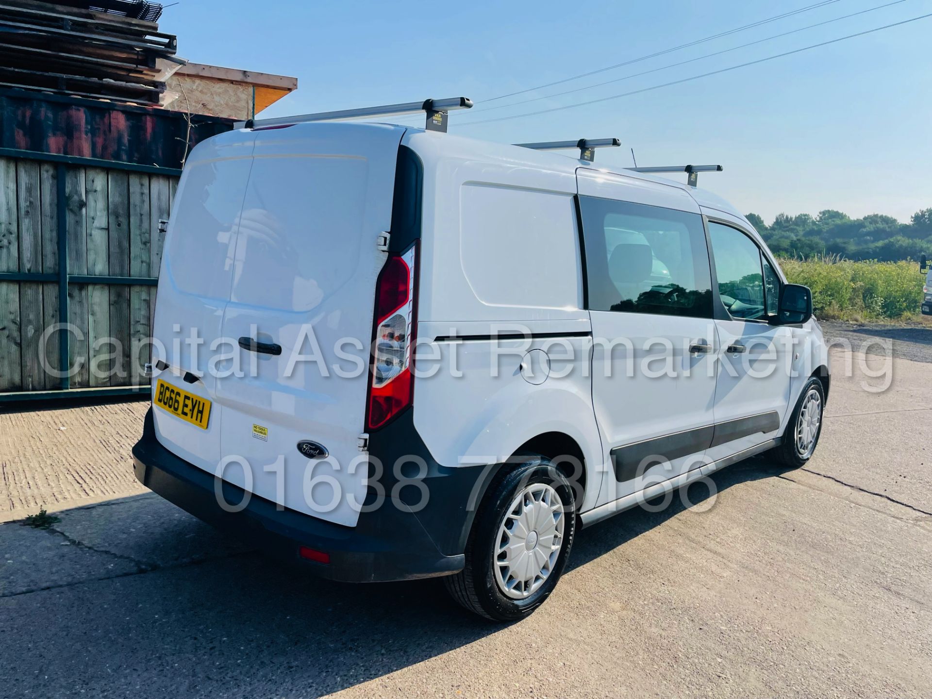 FORD TRANSIT CONNECT 230 *LWB - 5 SEATER CREW VAN* (2017 - EURO 6) '1.5 TDCI - 100 BHP' **NO VAT** - Image 12 of 45