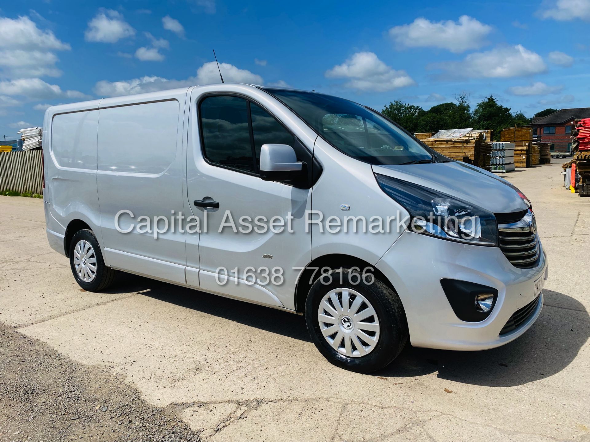 VAUXHALL VIVARO "SPORTIVE" CDTI 92018 MODEL) 1 OWNER FSH - AC - ELEC PACK - CRUISE - SILVER - Image 2 of 25