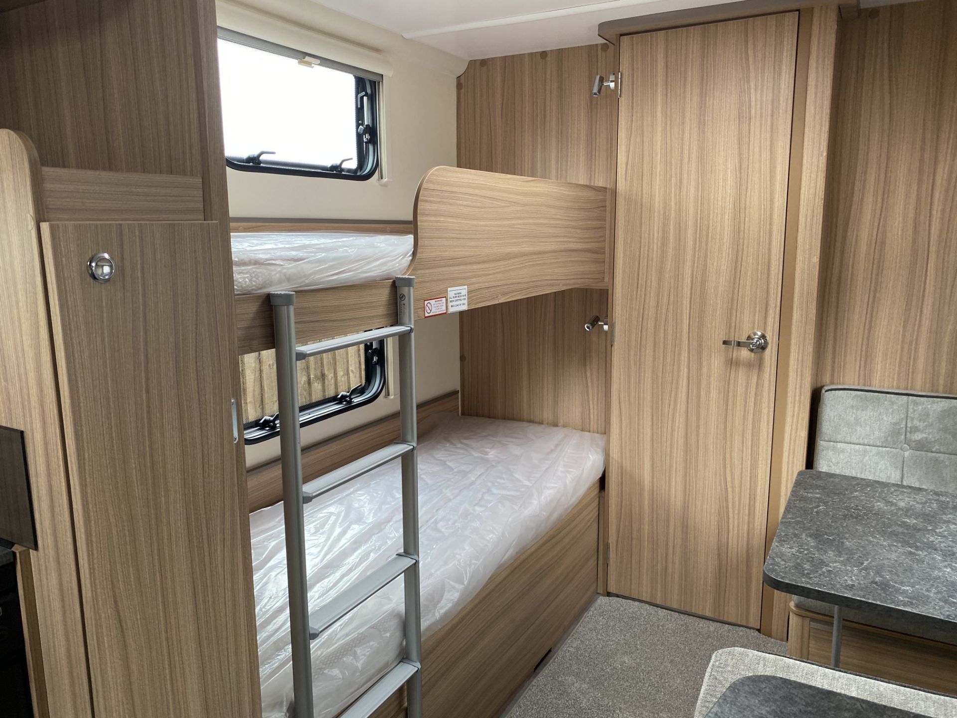 BAILEY PHOENIX 650 "5 BERTH TOURING CARAVAN "2021 UNUSED" - ALLOYS - TOP SPEC - LOOK!! - Image 7 of 24