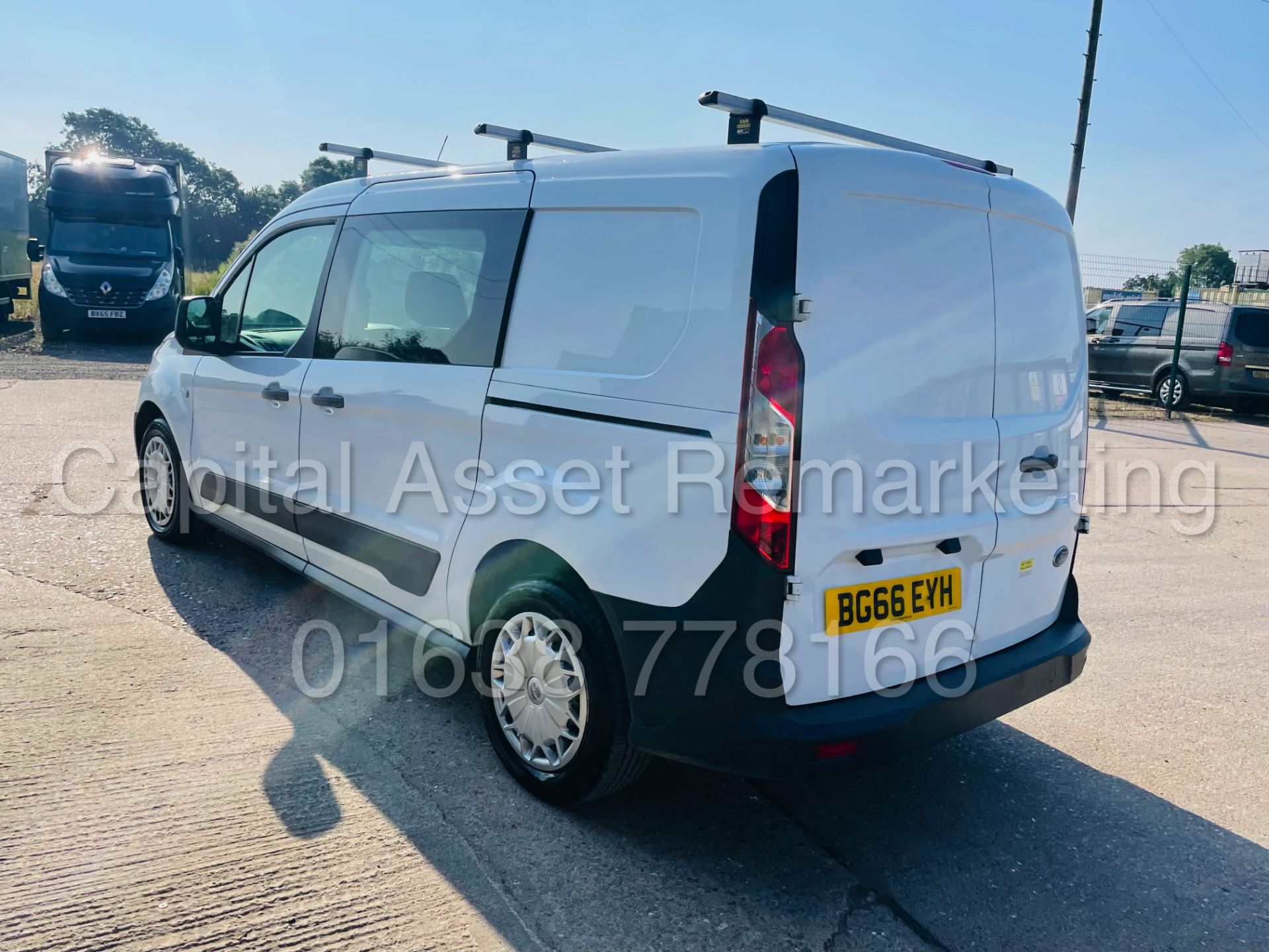 FORD TRANSIT CONNECT 230 *LWB - 5 SEATER CREW VAN* (2017 - EURO 6) '1.5 TDCI - 100 BHP' **NO VAT** - Image 10 of 45