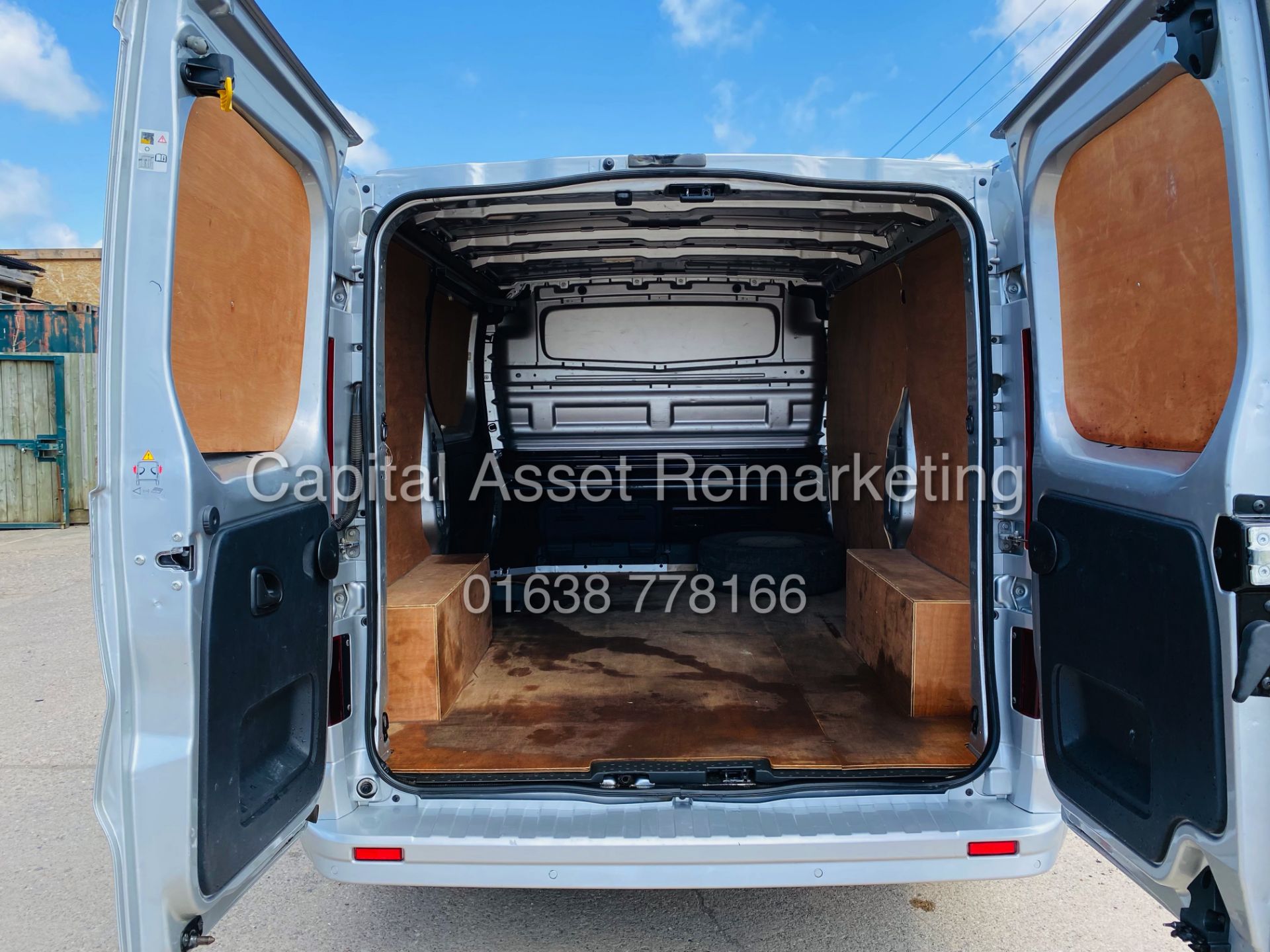 VAUXHALL VIVARO "SPORTIVE" CDTI 92018 MODEL) 1 OWNER FSH - AC - ELEC PACK - CRUISE - SILVER - Image 25 of 25