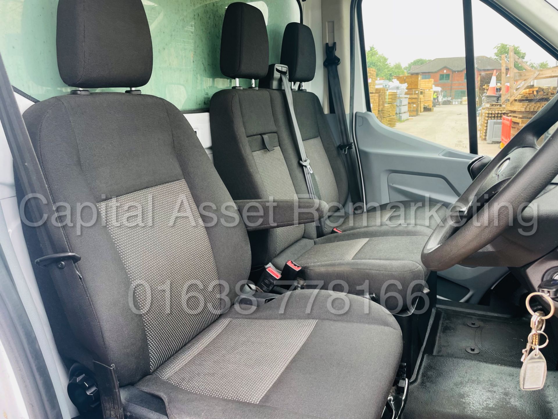 FORD TRANSIT T350 *LWB -LUTON / BOX VAN* (2018 - EURO 6) '2.0 TDCI - 130 BHP - 6 SPEED' *TAIL-LIFT* - Image 31 of 45