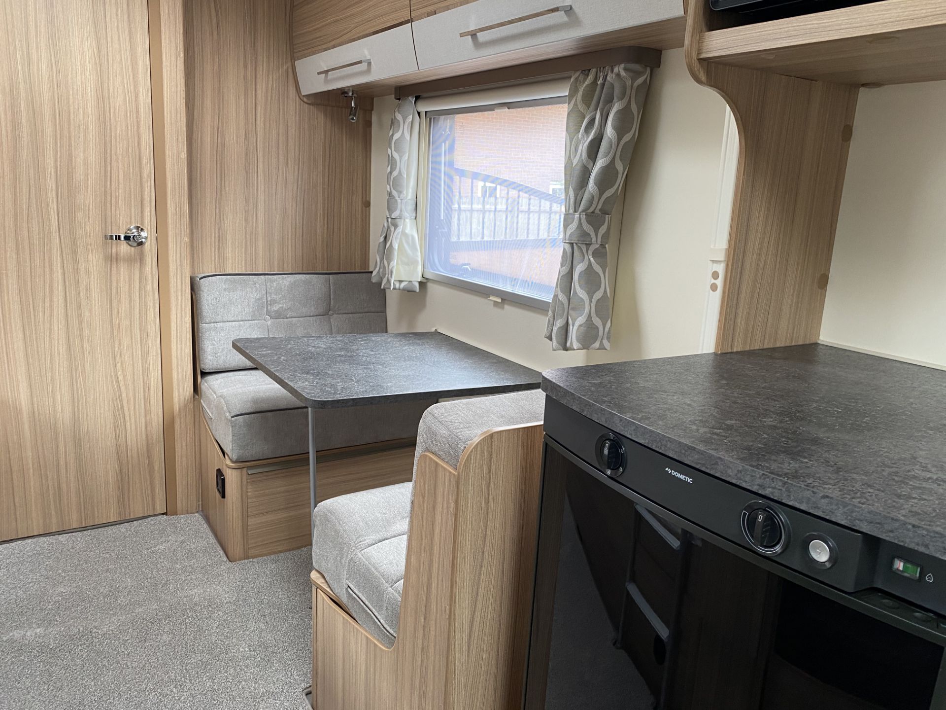 BAILEY PHOENIX 650 "5 BERTH TOURING CARAVAN "2021 UNUSED" - ALLOYS - TOP SPEC - LOOK!! - Image 8 of 24