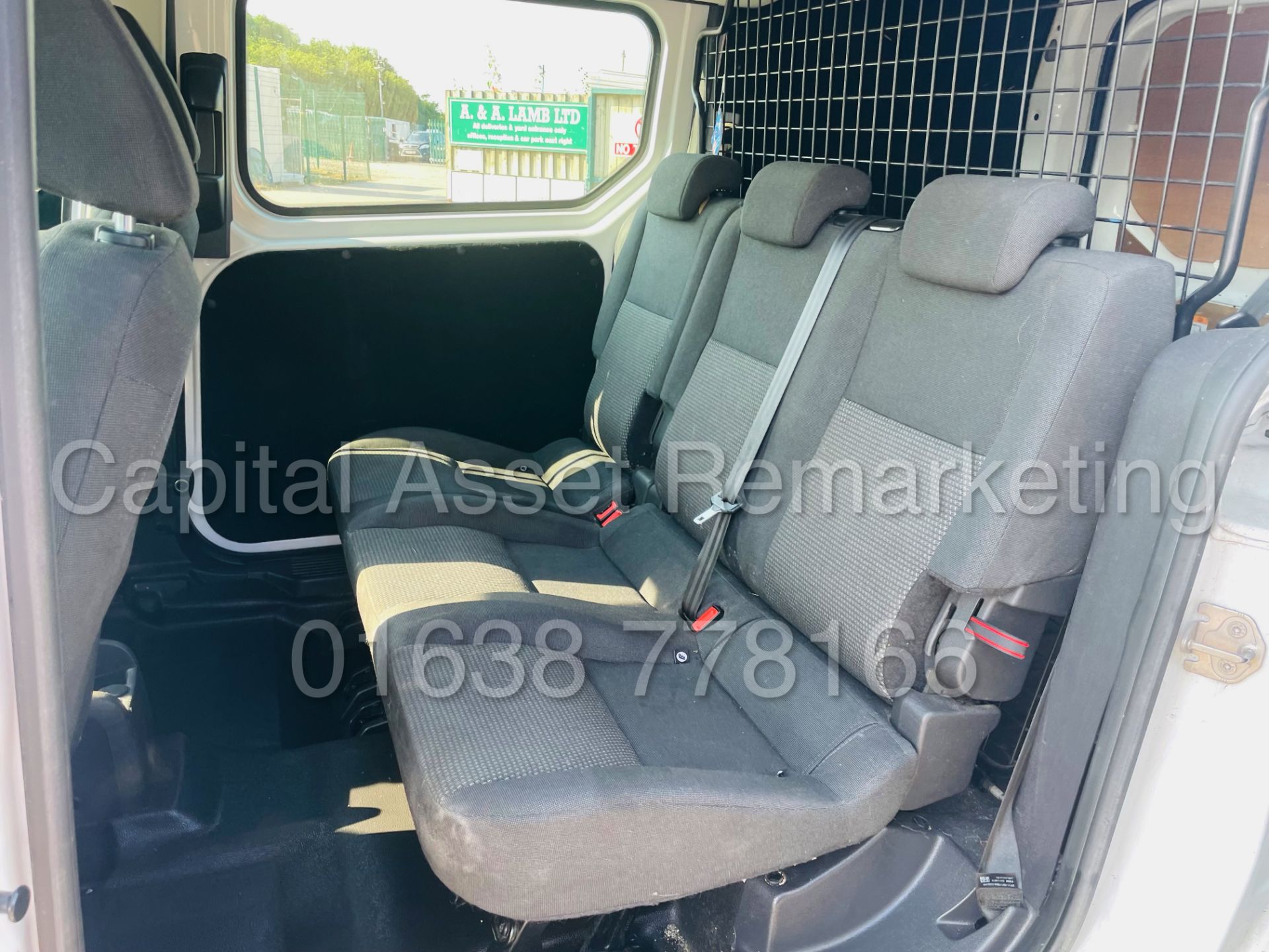 FORD TRANSIT CONNECT 230 *LWB - 5 SEATER CREW VAN* (2017 - EURO 6) '1.5 TDCI - 100 BHP' **NO VAT** - Image 25 of 45