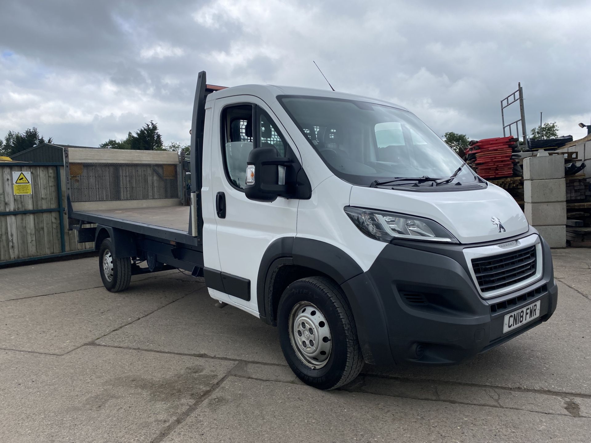 PEUGEOT BOXER 435 L4 2.0HDI START/STOP "LWB FLATBED WITH ELECTRIC TAIL LIFT -EURO 6 ADD BLUE -18 REG