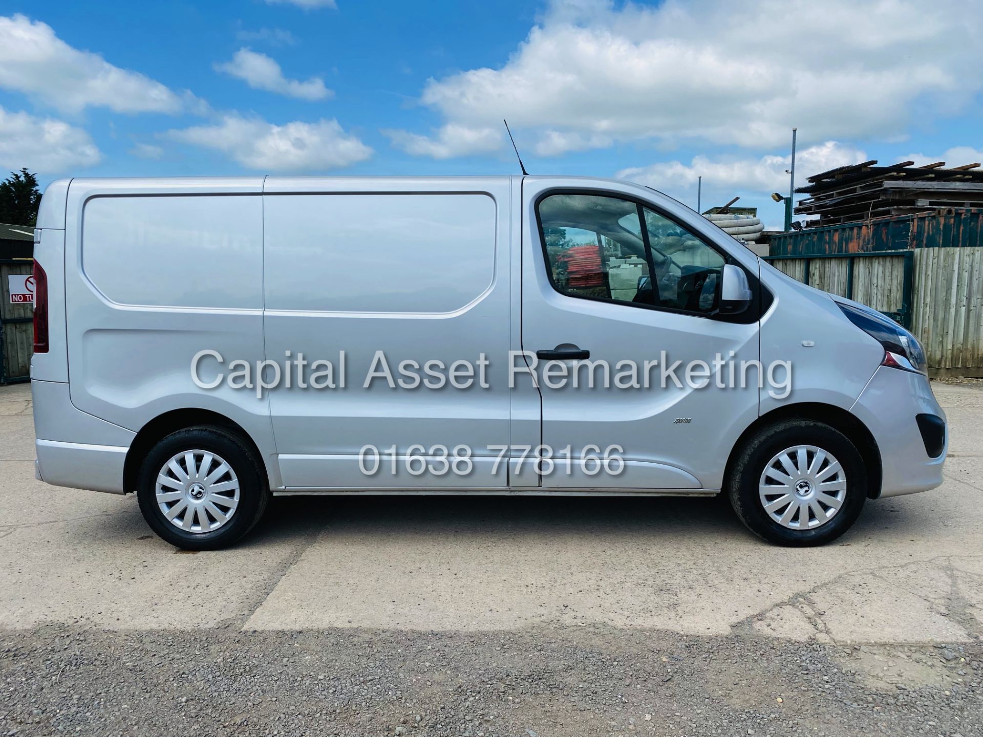 VAUXHALL VIVARO "SPORTIVE" CDTI 92018 MODEL) 1 OWNER FSH - AC - ELEC PACK - CRUISE - SILVER - Image 12 of 25