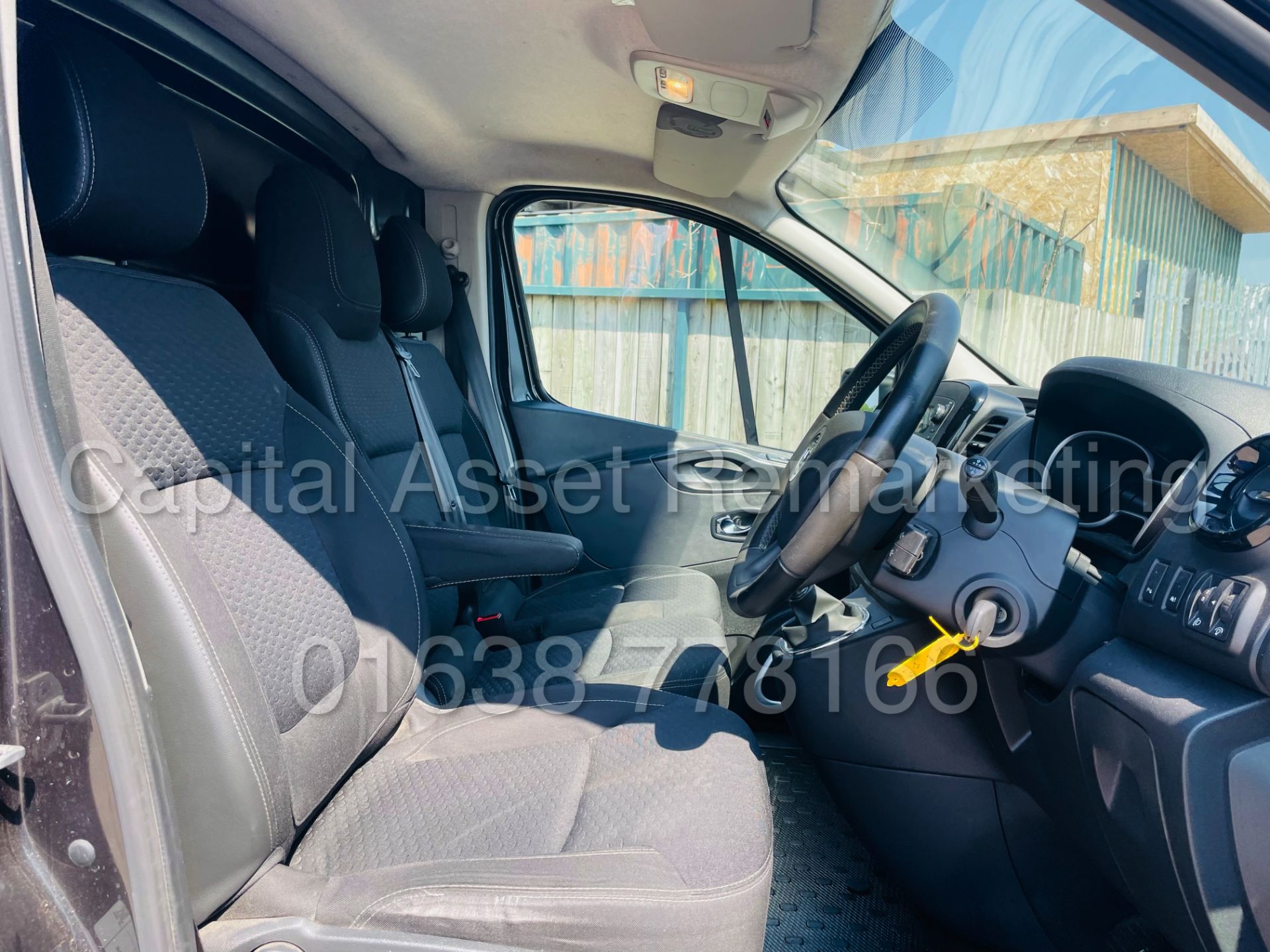 (On Sale) VAUXHALL VIVARO 2900 *SPORTIVE* LWB-PANEL VAN (2017 -EURO 6) '1.6 CDTI - STOP/START' *A/C* - Image 27 of 41