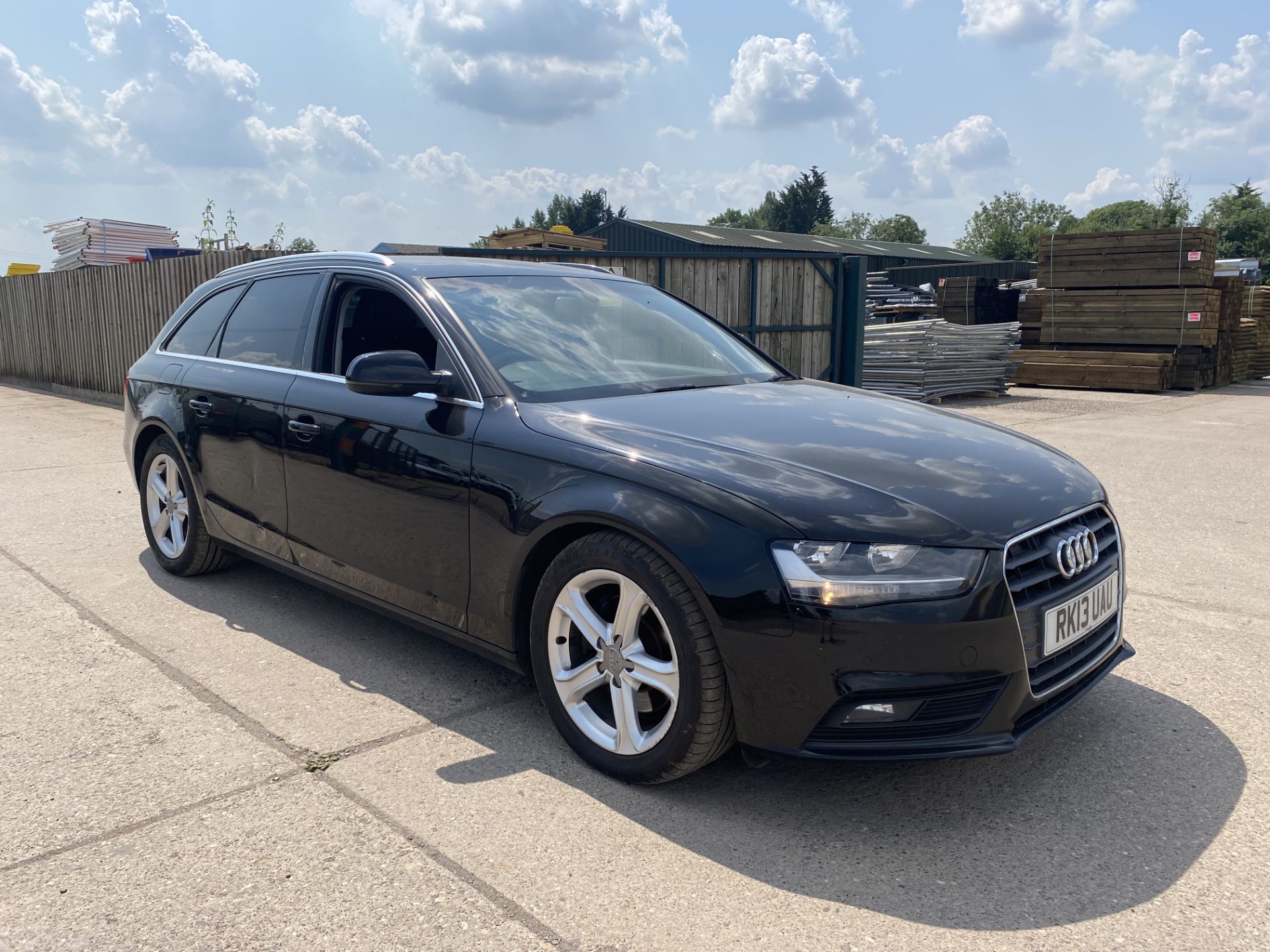 AUDI A4 2.0TDI (140) TECHNIK AVANT ESTATE - 13 REG - LEATHER - SAT NAV - HUGE SPEC - LOOK!!!