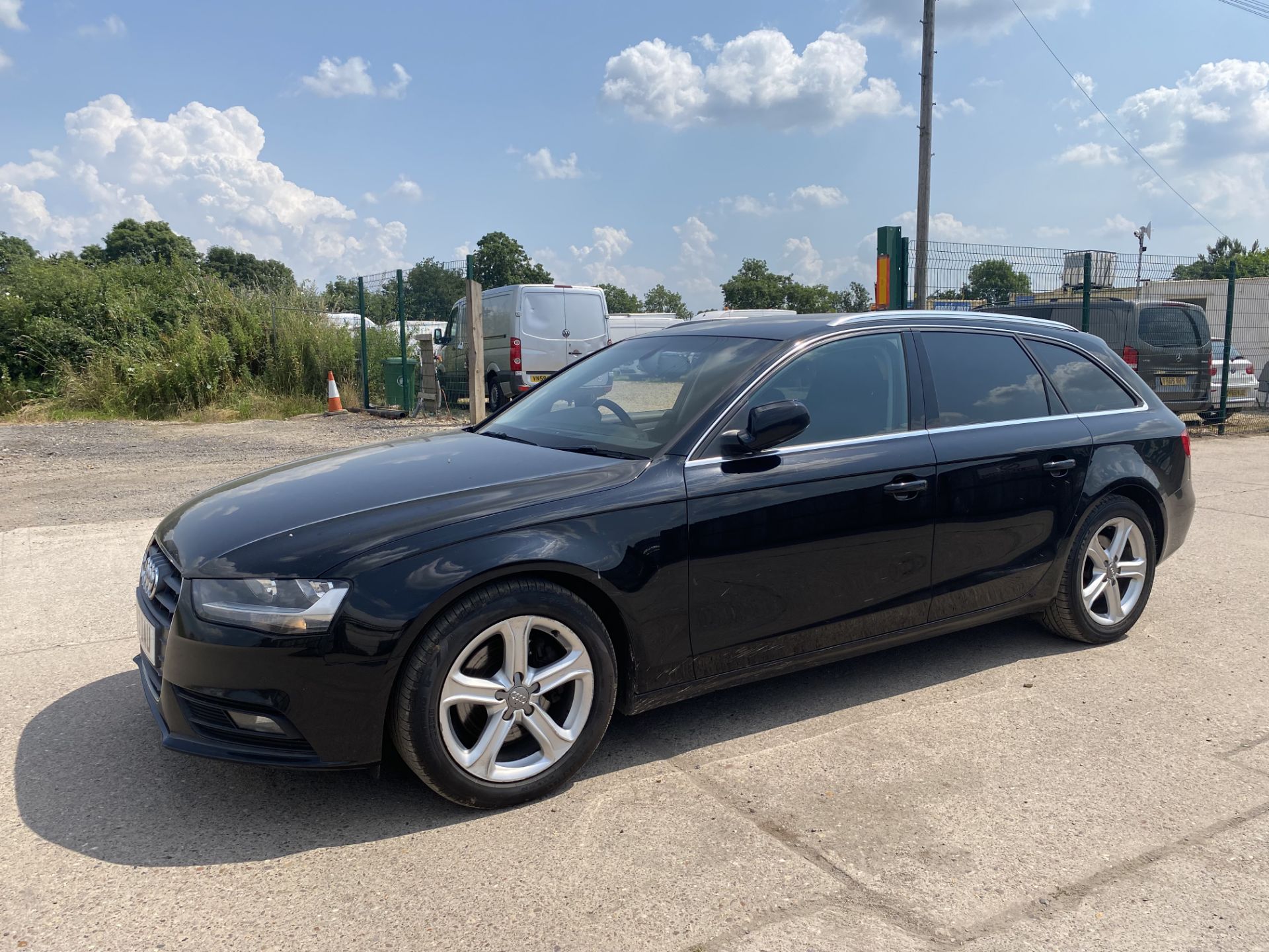 AUDI A4 2.0TDI (140) TECHNIK AVANT ESTATE - 13 REG - LEATHER - SAT NAV - HUGE SPEC - LOOK!!! - Image 3 of 21