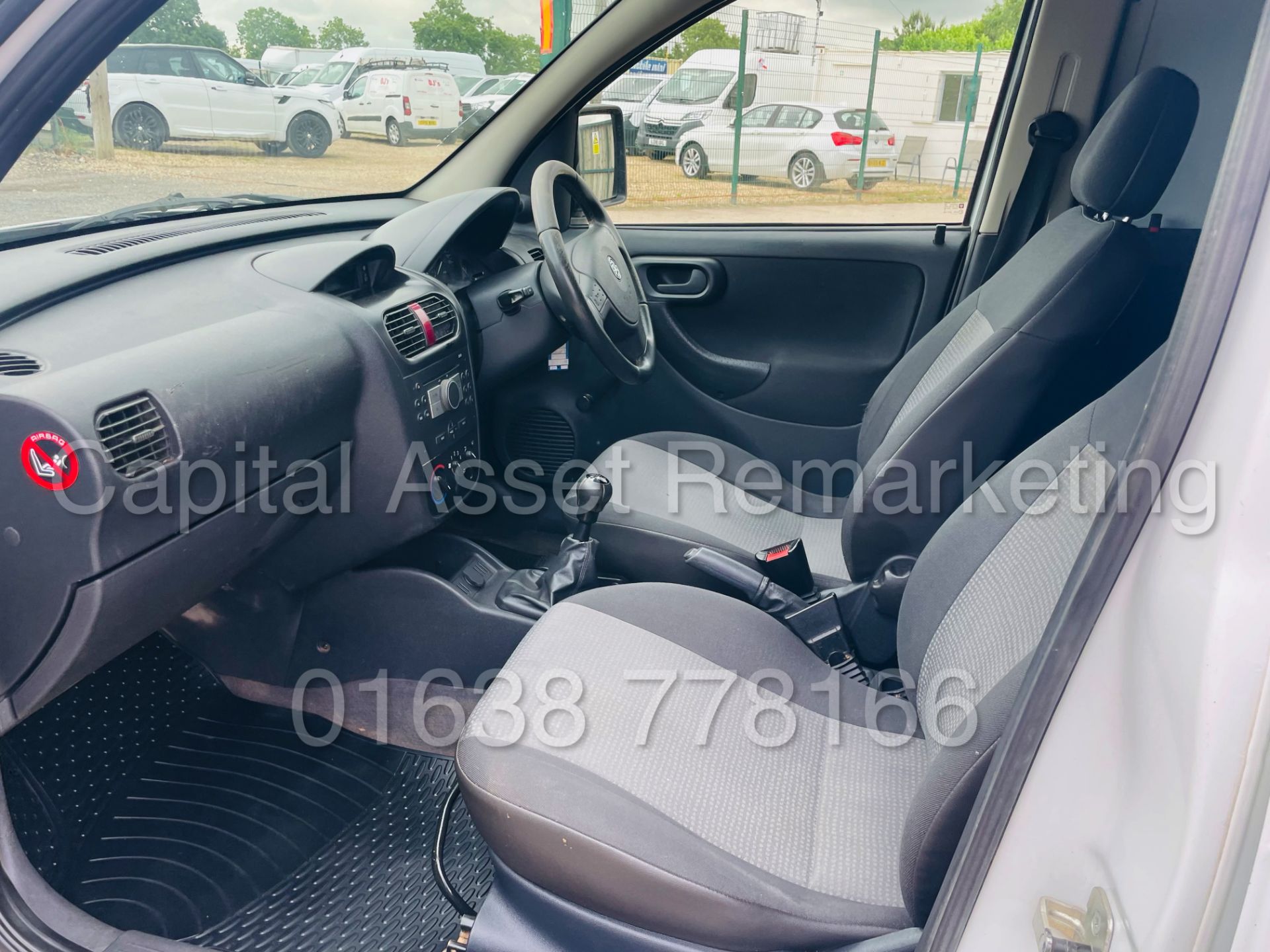 VAUXHALL COMBO CDTI *5 SEATER CREW VAN* (2011 - 11 REG) 'CDTI - 5 SPEED' (1 FORMER KEEPER) - Image 24 of 44