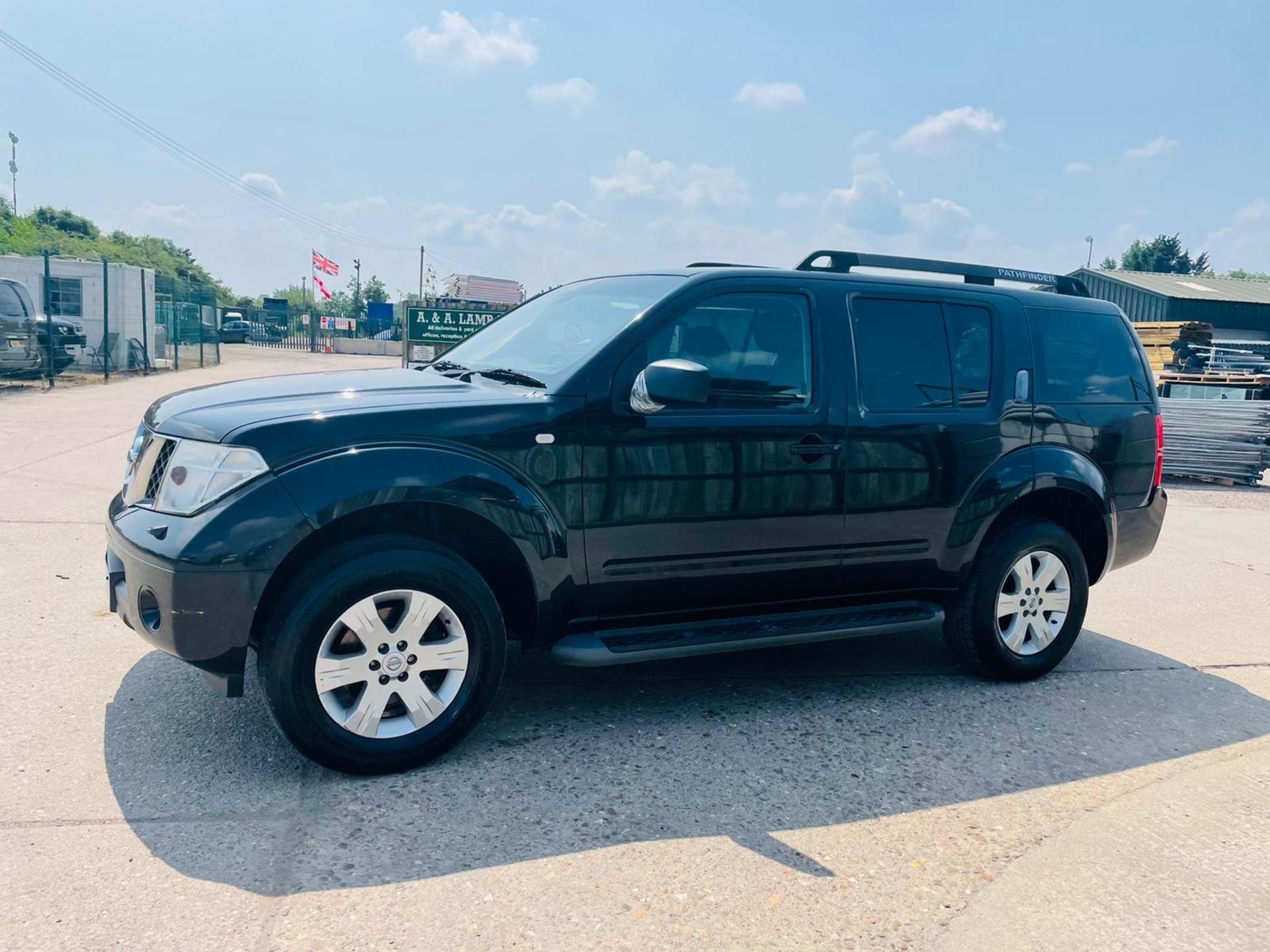 ON SALE NISSAN PATHFINDER SPORT DCI AUTOMATIC '2488CC' 2006 (06 - REG) *SUV - 7 SEATER* NO VAT - Image 3 of 35