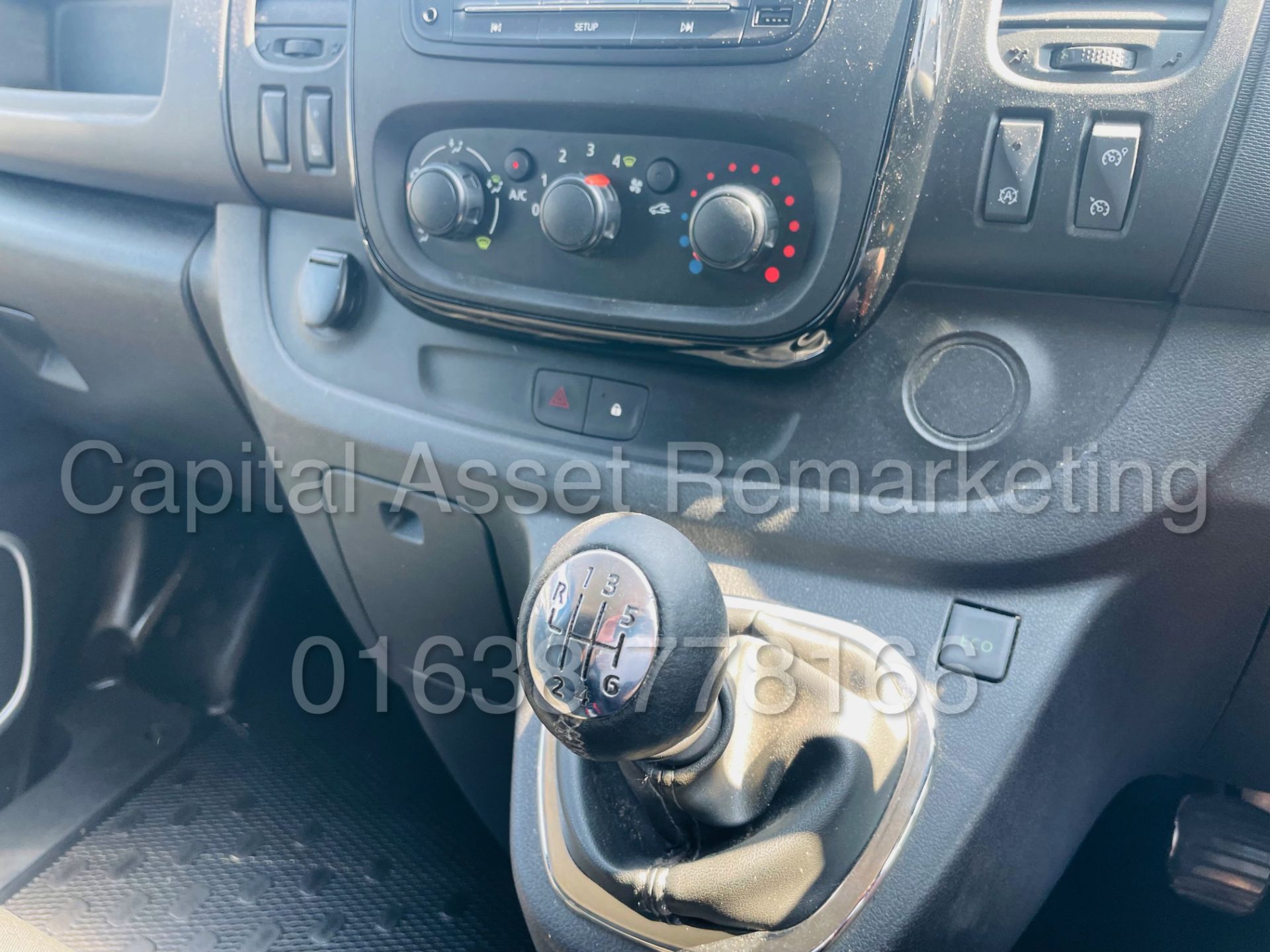 (On Sale) VAUXHALL VIVARO 2900 *SPORTIVE* LWB-PANEL VAN (2017 -EURO 6) '1.6 CDTI - STOP/START' *A/C* - Image 36 of 41