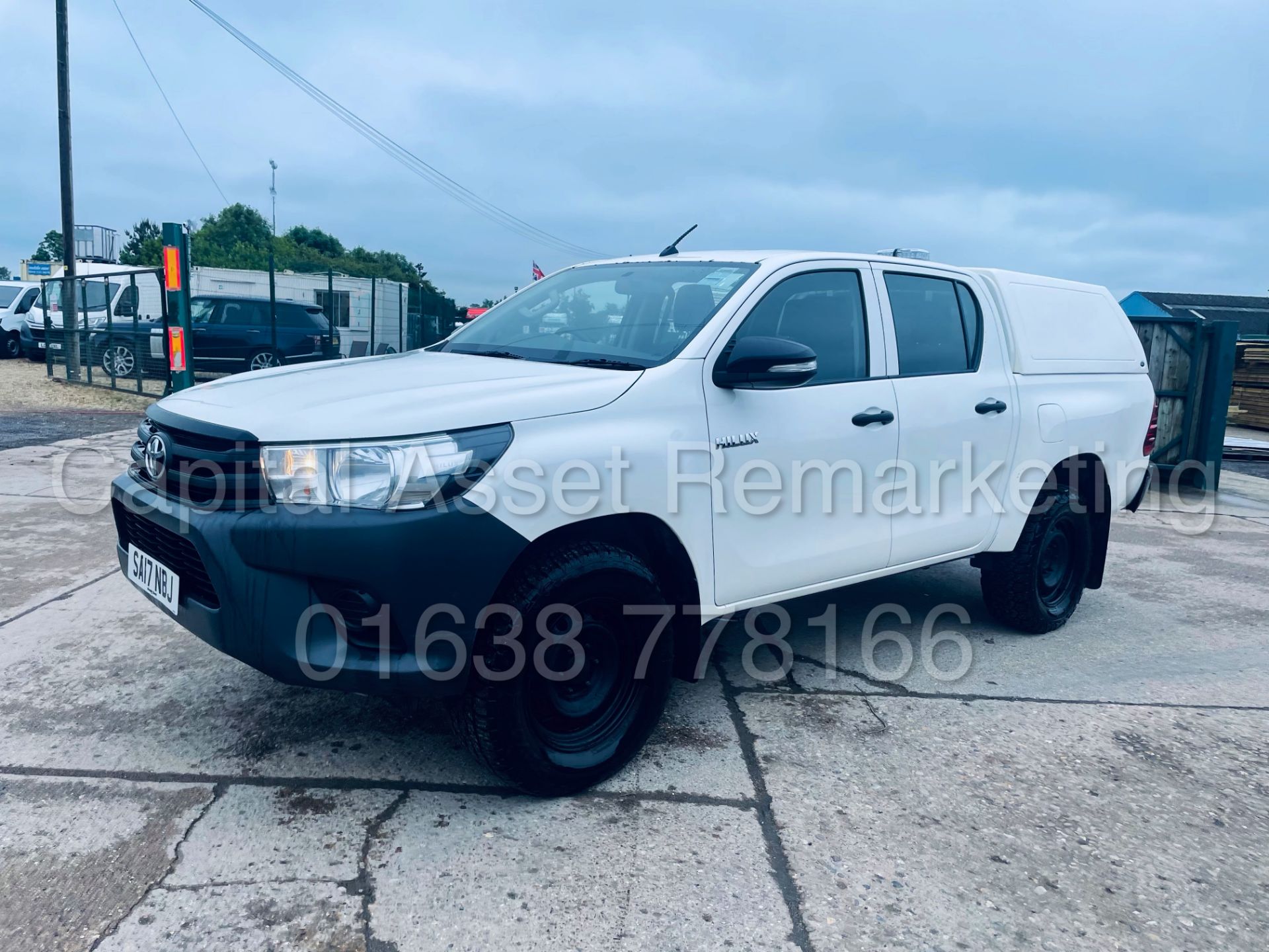 (On Sale) TOYOTA HILUX *ACTIVE* D/CAB PICK-UP (2017 - EURO 6) '2.4 D-4D - 150 BHP' (1 OWNER) *U-LEZ* - Image 6 of 46