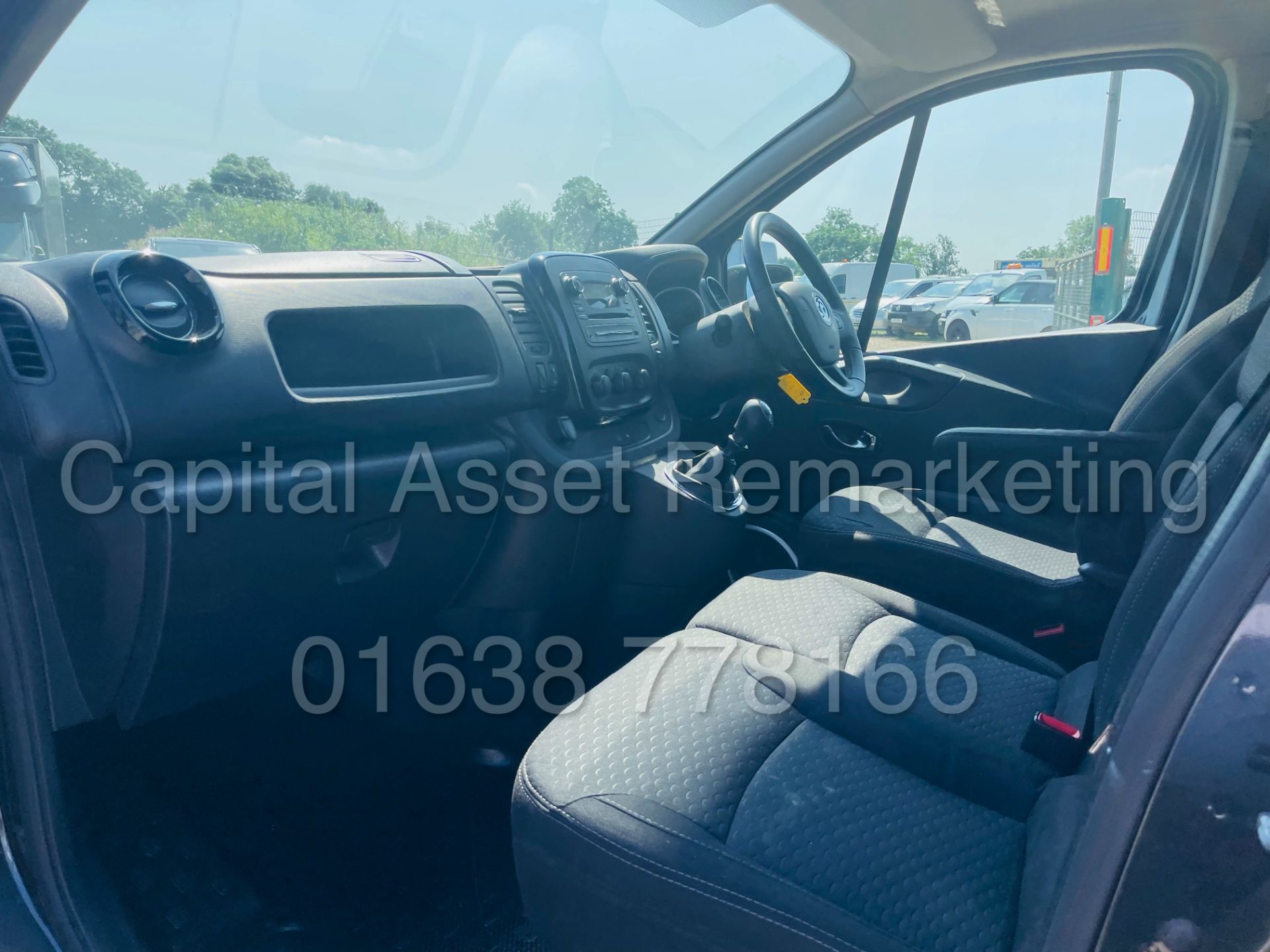 (On Sale) VAUXHALL VIVARO 2900 *SPORTIVE* LWB-PANEL VAN (2017 -EURO 6) '1.6 CDTI - STOP/START' *A/C* - Image 19 of 41