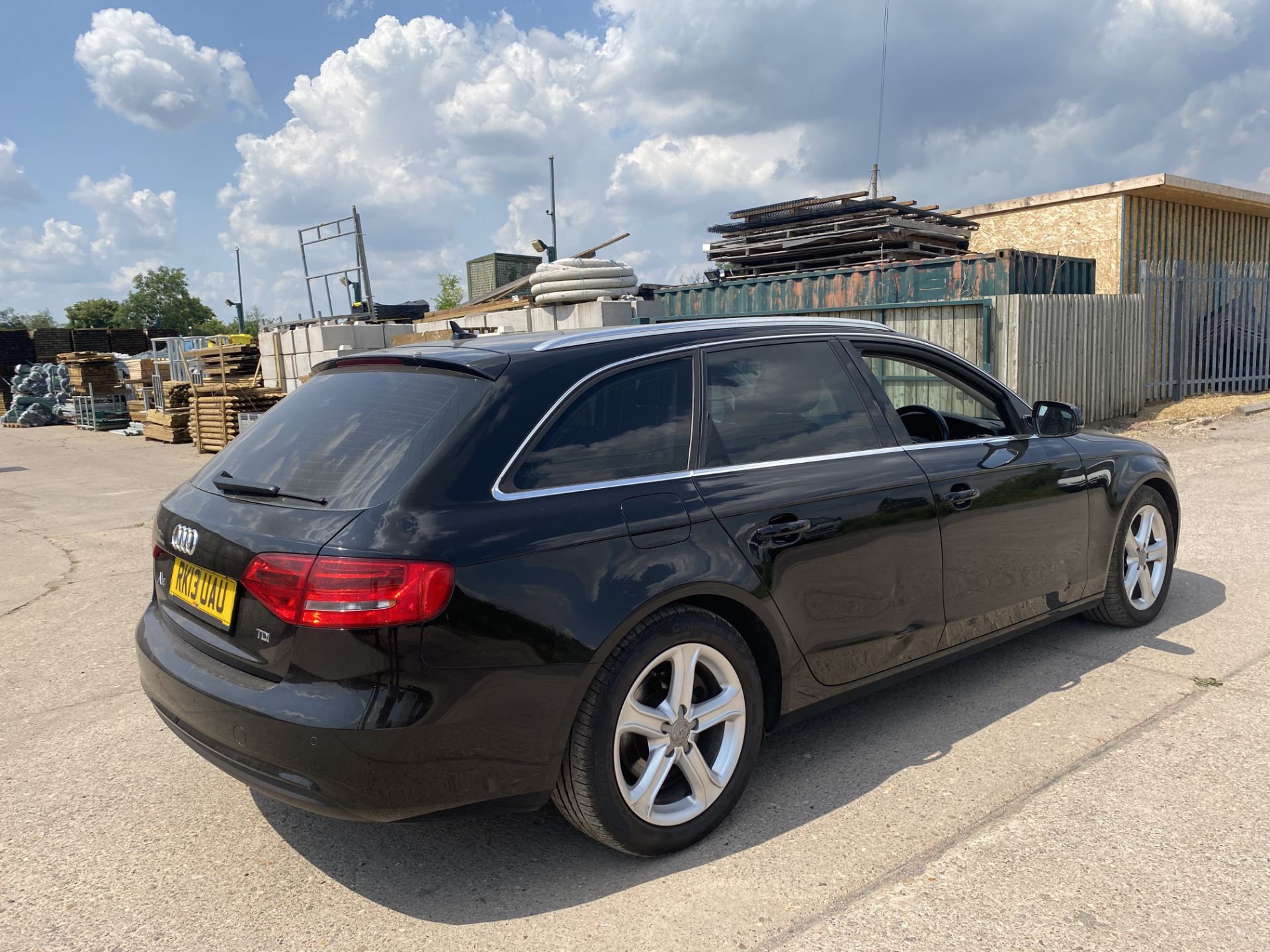 AUDI A4 2.0TDI (140) TECHNIK AVANT ESTATE - 13 REG - LEATHER - SAT NAV - HUGE SPEC - LOOK!!! - Image 8 of 21