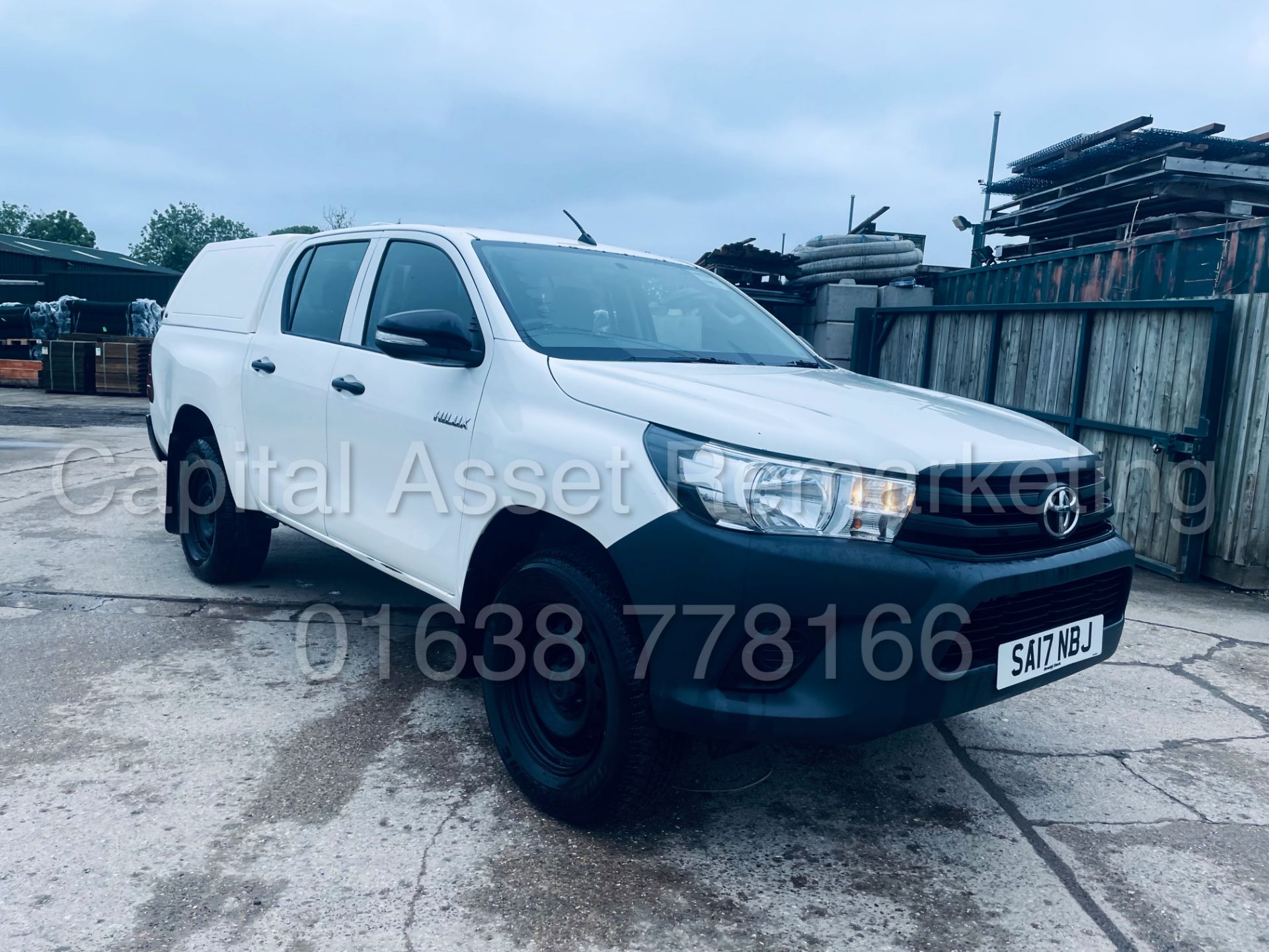 (On Sale) TOYOTA HILUX *ACTIVE* D/CAB PICK-UP (2017 - EURO 6) '2.4 D-4D - 150 BHP' (1 OWNER) *U-LEZ* - Image 3 of 46