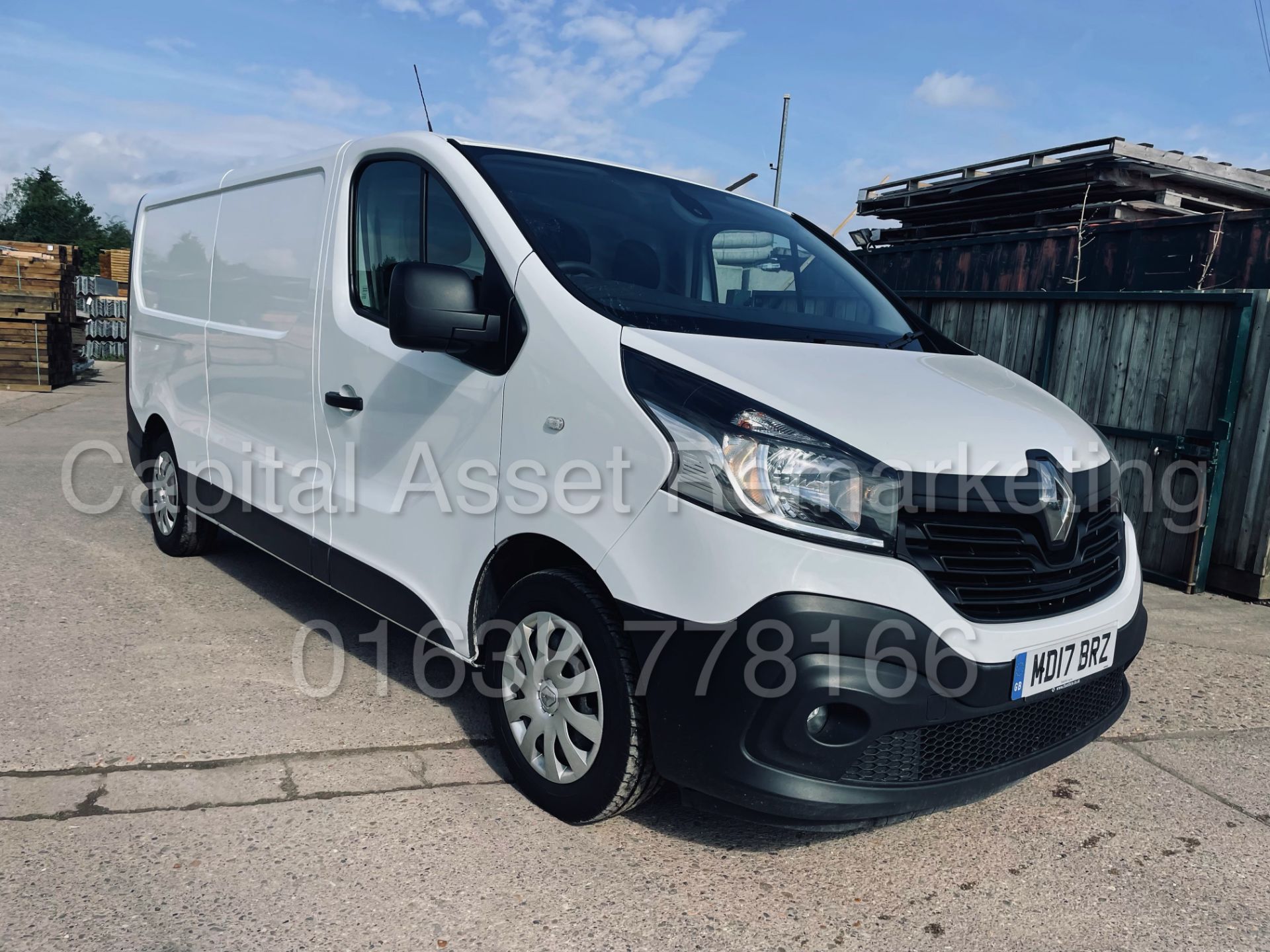 RENAULT TRAFIC LL29 *BUSINESS ENERGY* LWB PANEL VAN (2017 - EURO 6) '1.6 DCI' *A/C - SAT NAV* - Image 3 of 44