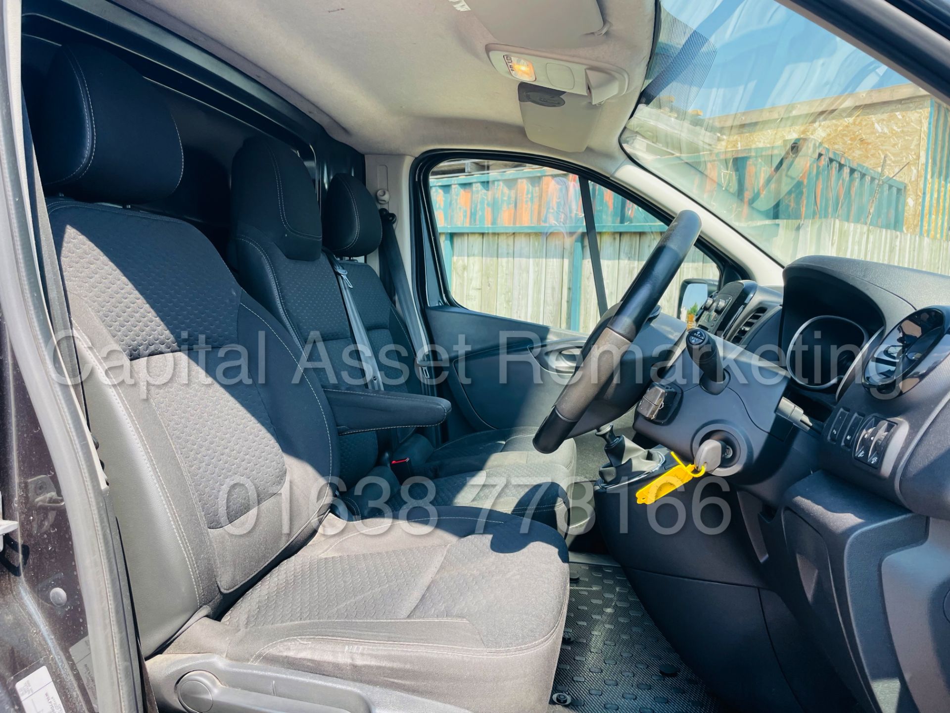 (On Sale) VAUXHALL VIVARO 2900 *SPORTIVE* LWB-PANEL VAN (2017 -EURO 6) '1.6 CDTI - STOP/START' *A/C* - Image 26 of 41