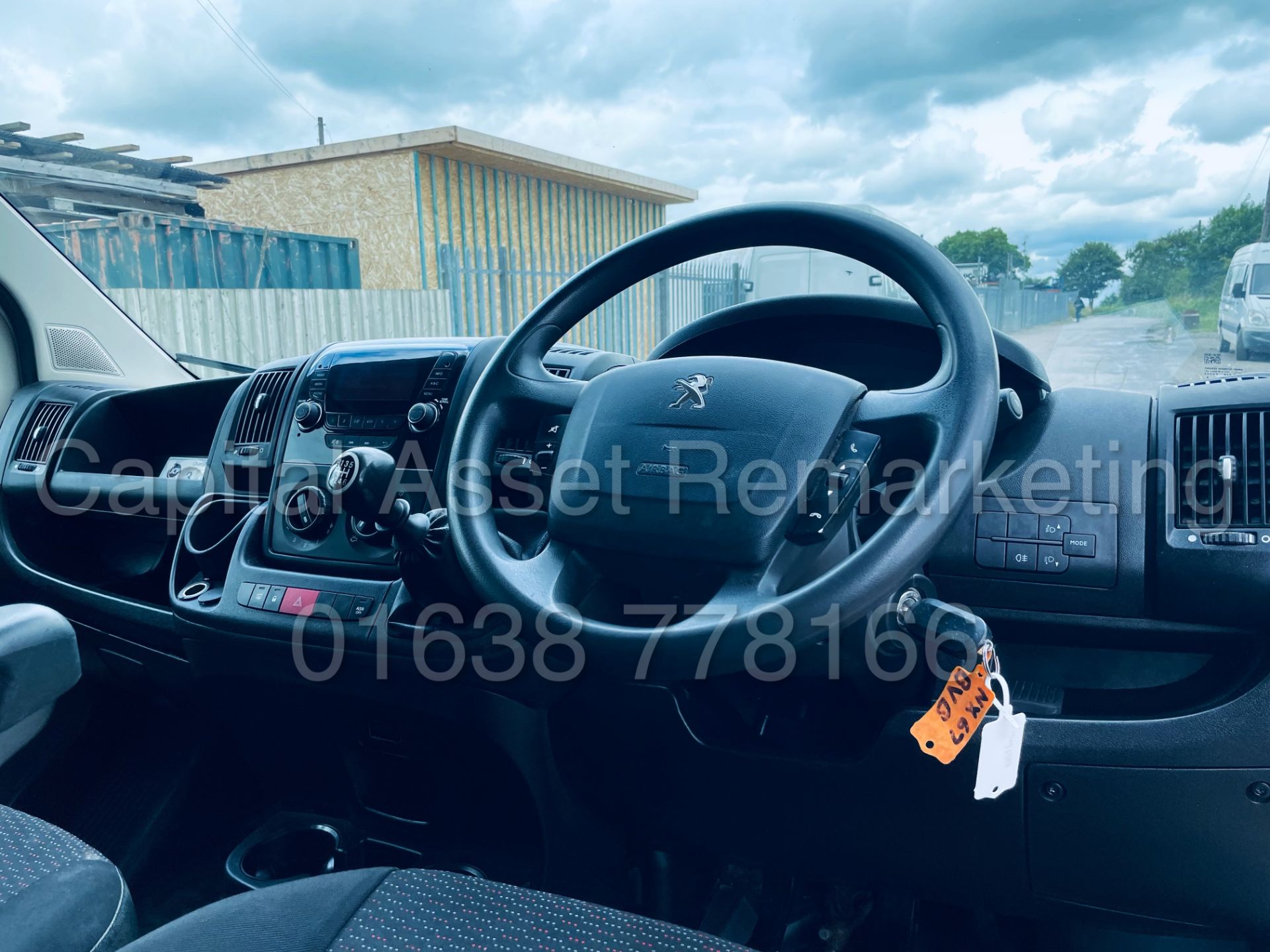 PEUGEOT BOXER *LWB - LOW LOADER / LUTON BOX VAN* (2018 - EURO 6) '2.0 BLUE HDI - 6 SPEED' *U-LEZ* - Bild 30 aus 41