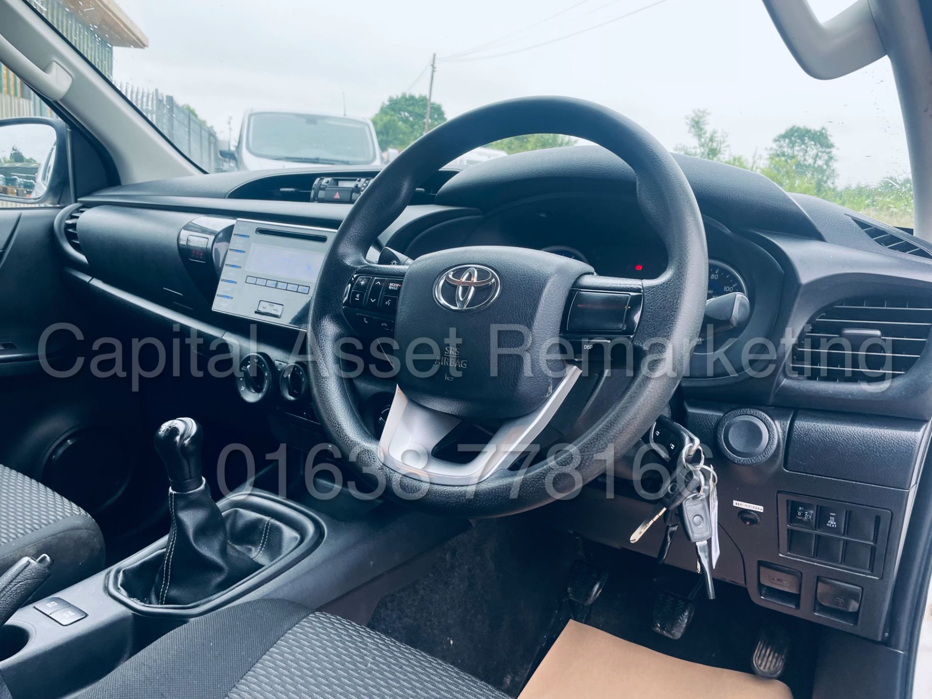 (On Sale) TOYOTA HILUX *ACTIVE* D/CAB PICK-UP (2017 - EURO 6) '2.4 D-4D - 150 BHP' (1 OWNER) *U-LEZ* - Image 33 of 46