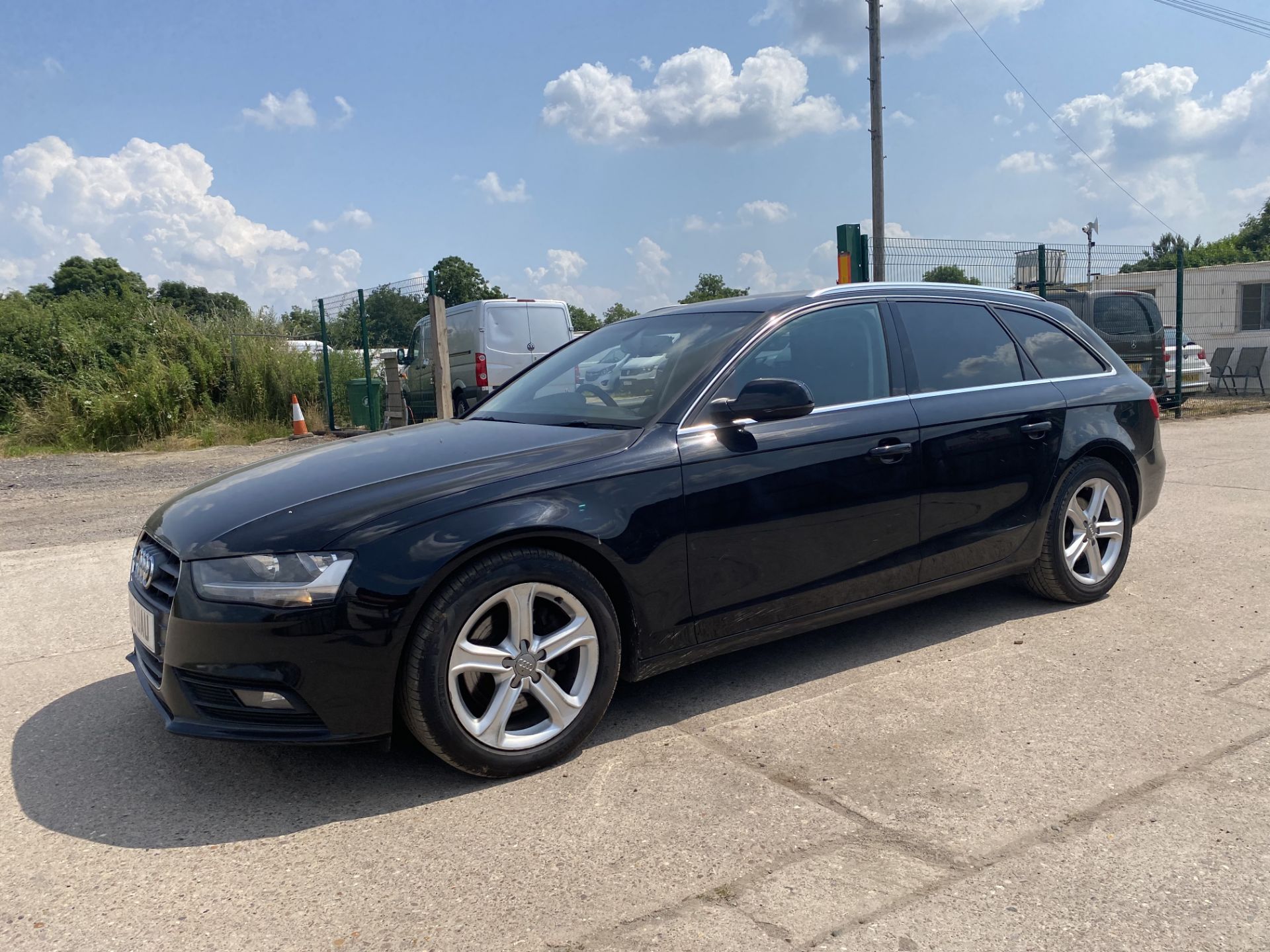 AUDI A4 2.0TDI (140) TECHNIK AVANT ESTATE - 13 REG - LEATHER - SAT NAV - HUGE SPEC - LOOK!!! - Image 5 of 21