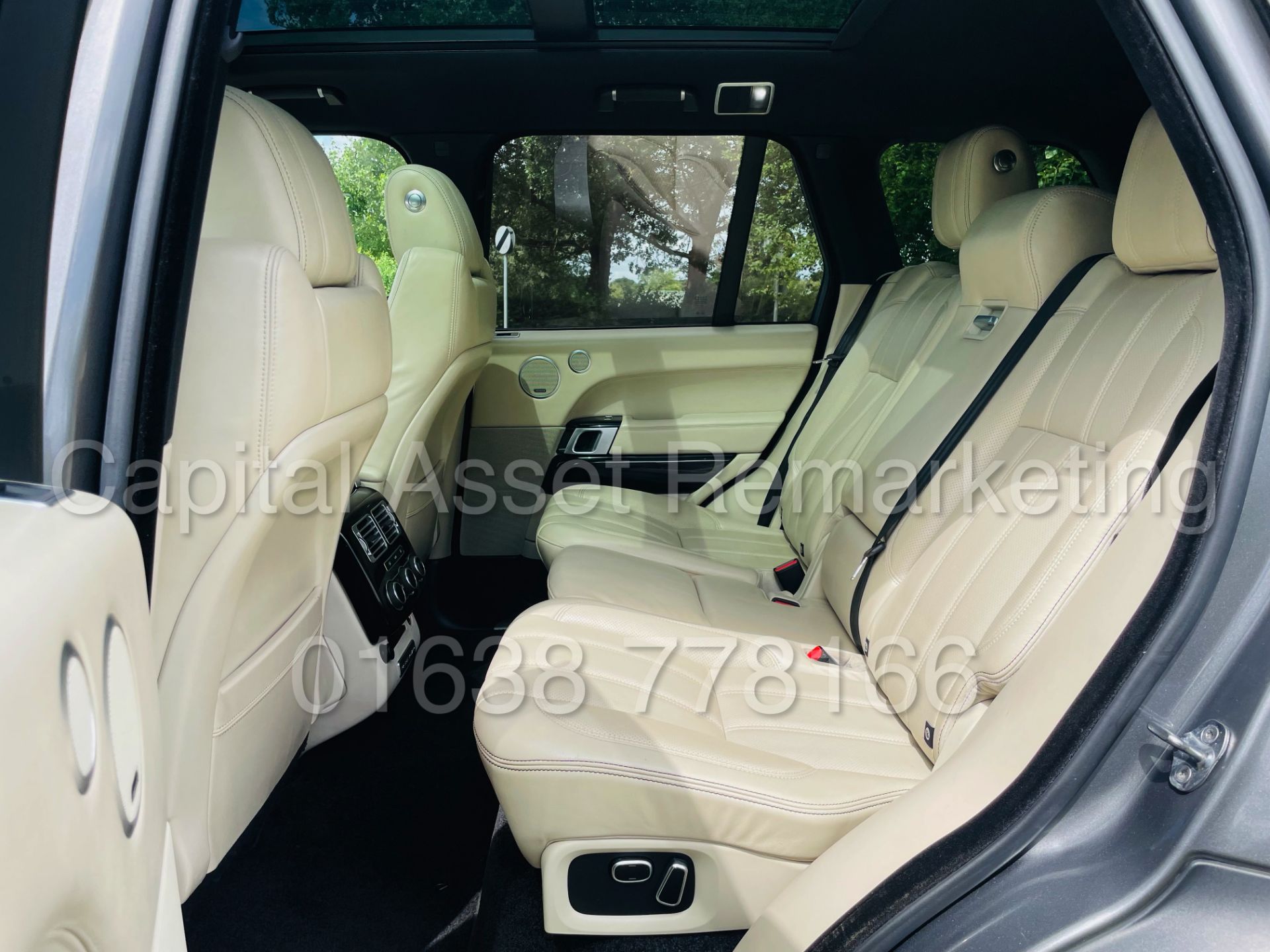 (On Sale) RANGE ROVER *VOGUE SE* SUV (2015) SDV8 - AUTO' PAN ROOF - LEATHER -NAV *TOP SPEC* (NO VAT) - Image 28 of 64