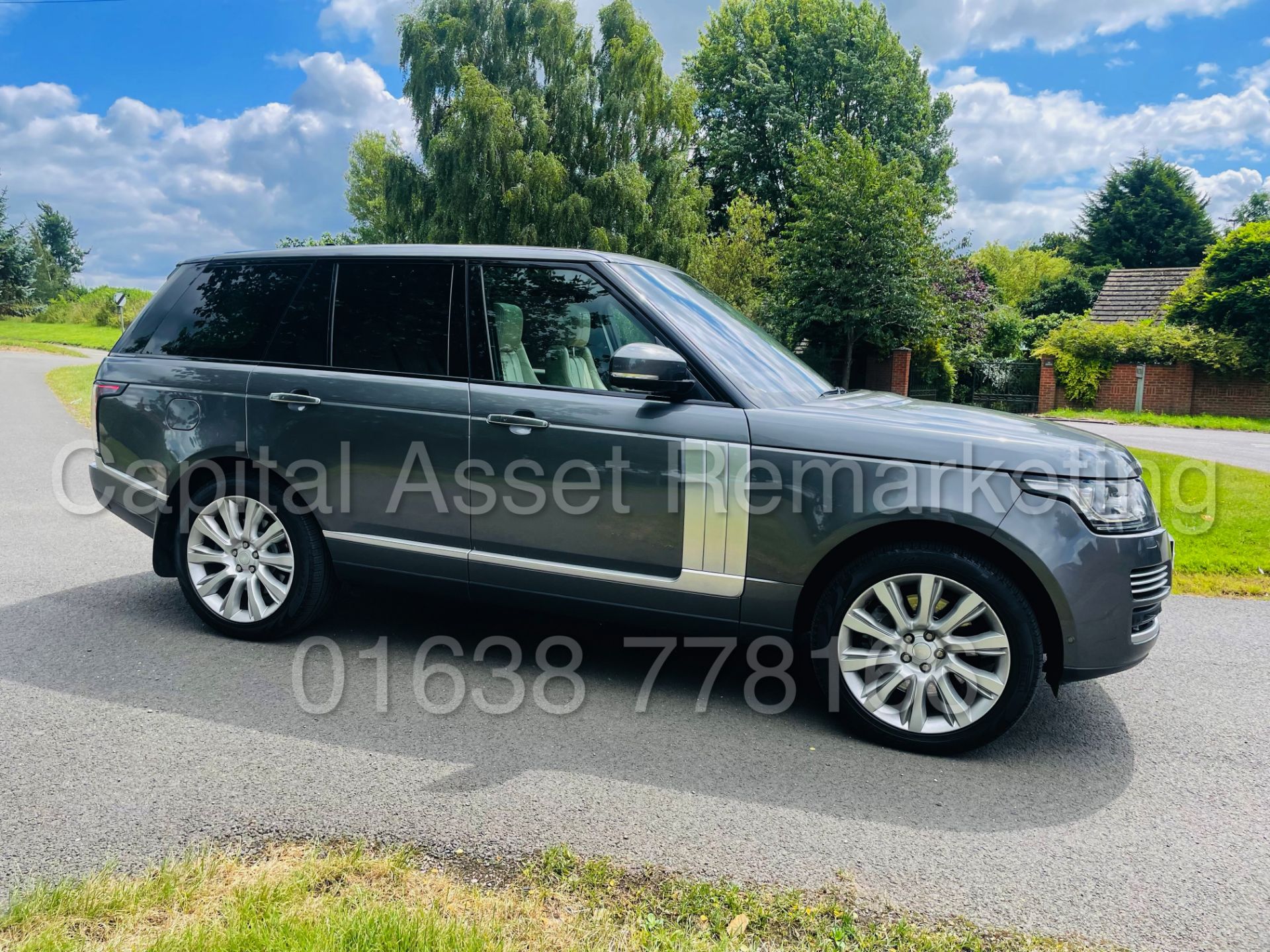 (On Sale) RANGE ROVER *VOGUE SE* SUV (2015) SDV8 - AUTO' PAN ROOF - LEATHER -NAV *TOP SPEC* (NO VAT) - Image 14 of 64