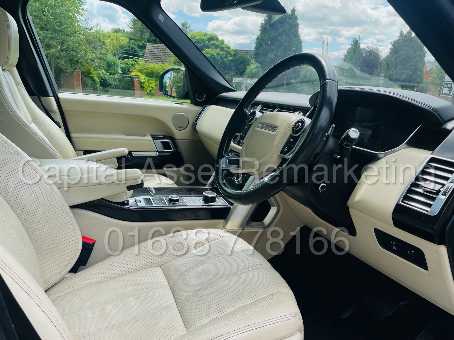 (On Sale) RANGE ROVER *VOGUE SE* SUV (2015) SDV8 - AUTO' PAN ROOF - LEATHER -NAV *TOP SPEC* (NO VAT) - Image 44 of 64