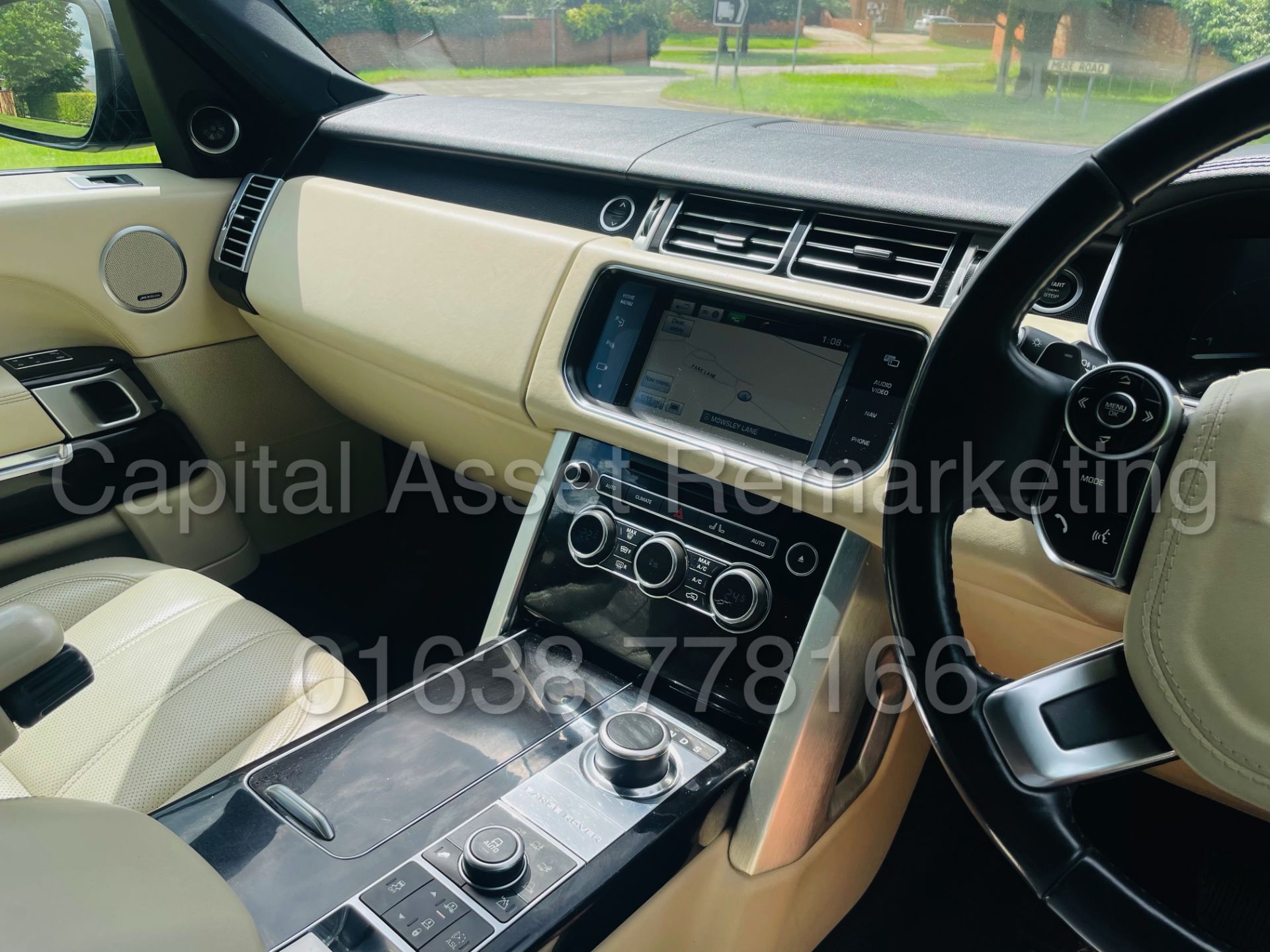 (On Sale) RANGE ROVER *VOGUE SE* SUV (2015) SDV8 - AUTO' PAN ROOF - LEATHER -NAV *TOP SPEC* (NO VAT) - Image 50 of 64