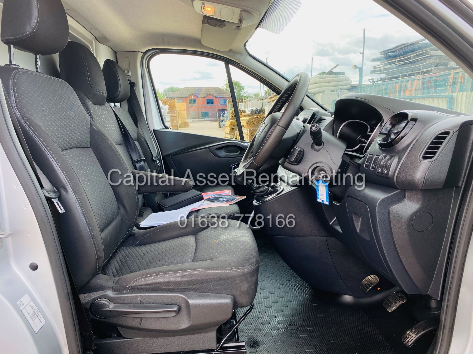 (ON SALE) VAUXHALL VIVARO "SPORTIVE" CDTI BI-TURBO 2700 (18 REG) AC - ELEC PACK - CRUISE - 1 OWNER - Image 11 of 21