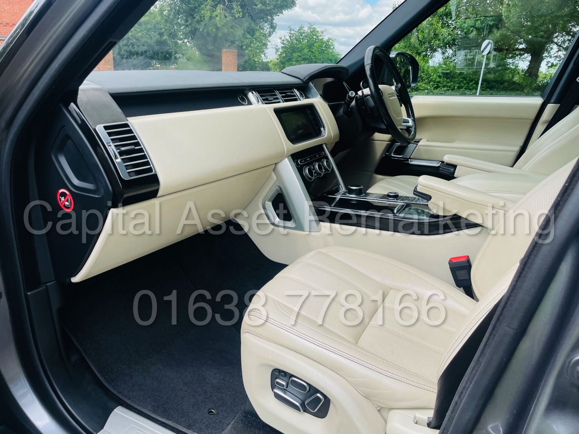 (On Sale) RANGE ROVER *VOGUE SE* SUV (2015) SDV8 - AUTO' PAN ROOF - LEATHER -NAV *TOP SPEC* (NO VAT) - Image 23 of 64