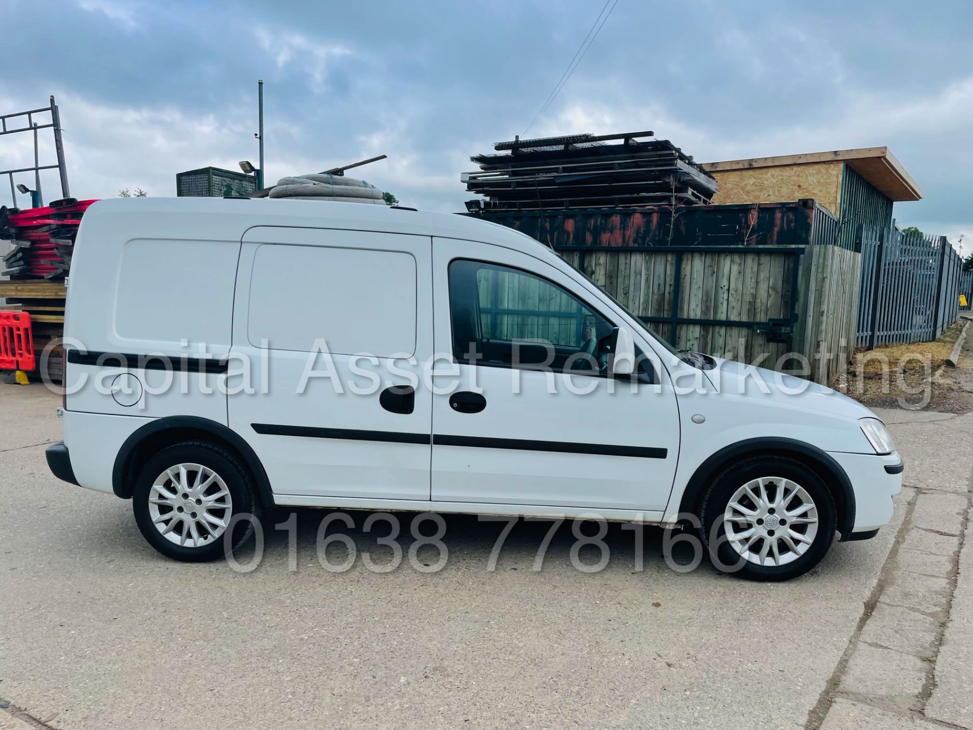 (On Sale) VAUXHALL COMBO CDTI *5 SEATER CREW VAN* (2011 - 11 REG) 'CDTI - 5 SPEED' (1 FORMER KEEPER) - Image 14 of 44