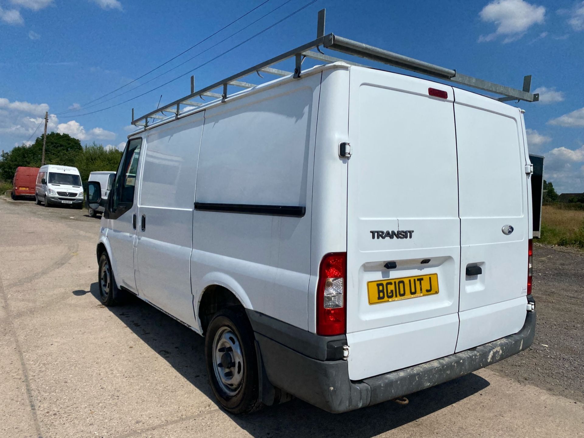 (ON SALE) FORD TRANSIT 85 T260s *2198 CC - 84 BHP* PANEL VAN (2010 - 10 REG) NO VAT!!! SAVE 20% !!! - Image 11 of 27