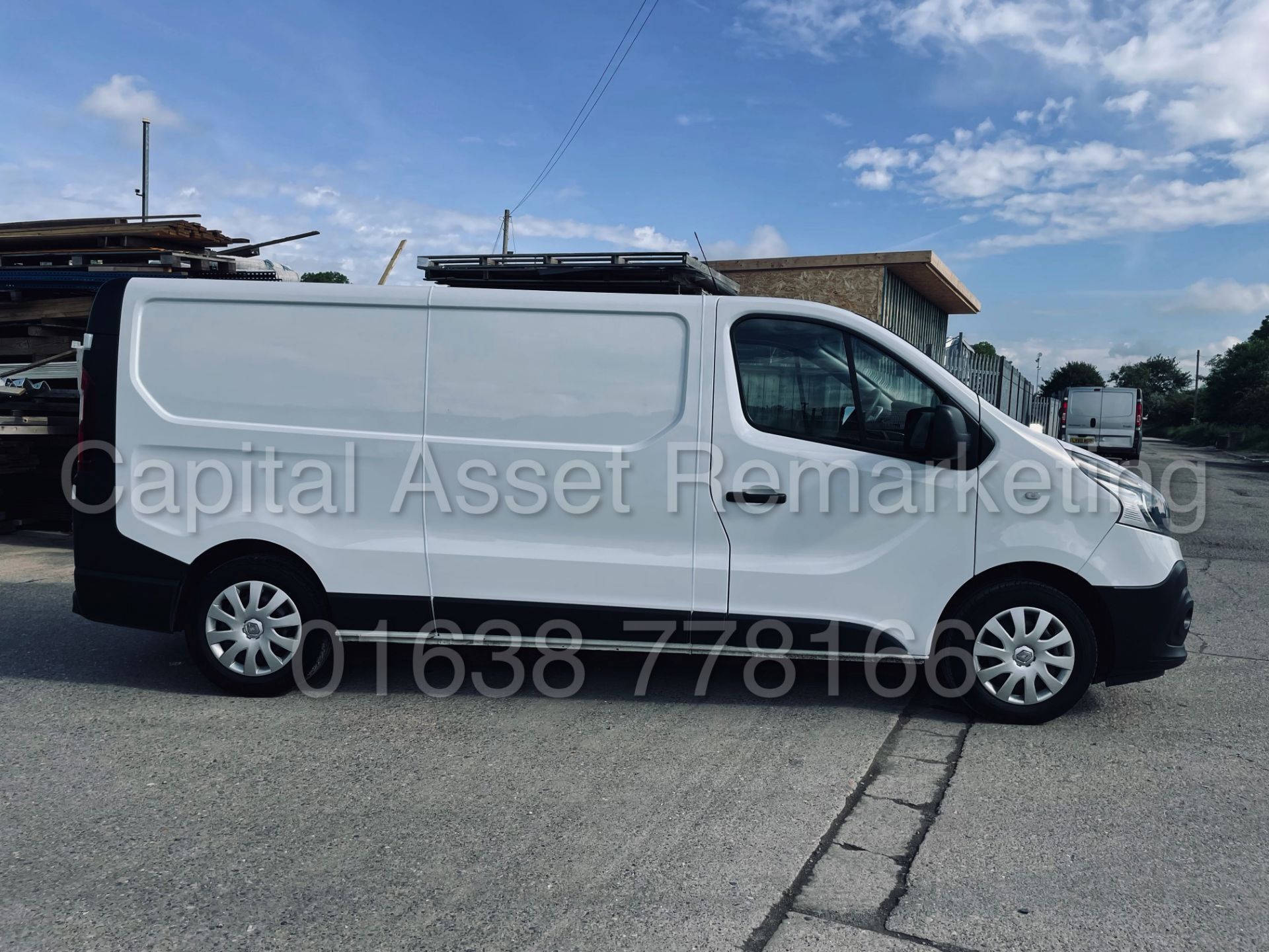 RENAULT TRAFIC LL29 *BUSINESS ENERGY* LWB PANEL VAN (2017 - EURO 6) '1.6 DCI' *A/C - SAT NAV* - Image 14 of 44