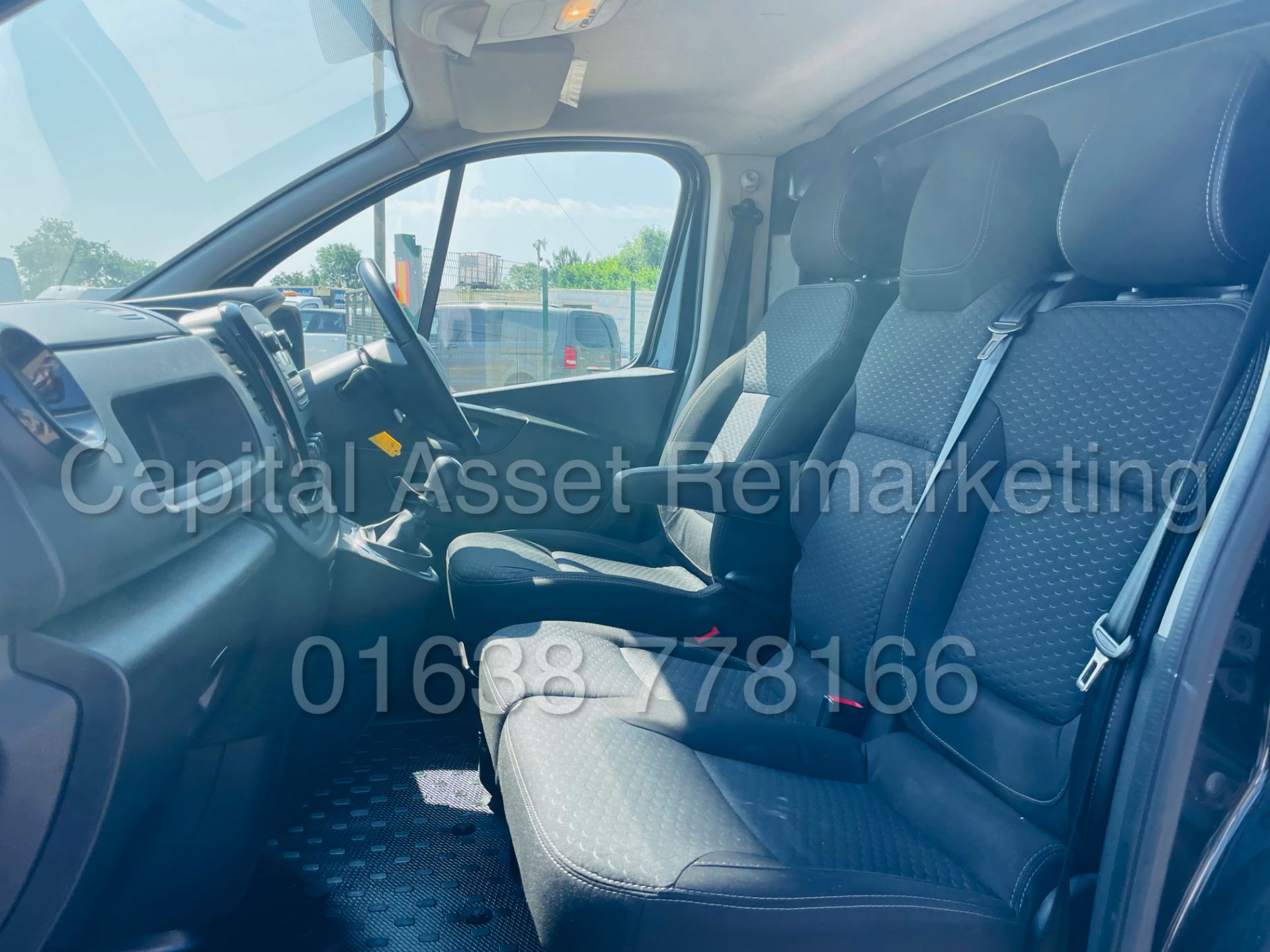 (On Sale) VAUXHALL VIVARO 2900 *SPORTIVE* LWB (2017 -EURO 6) '1.6 CDTI - STOP/START' *A/C* (1 OWNER) - Image 22 of 41