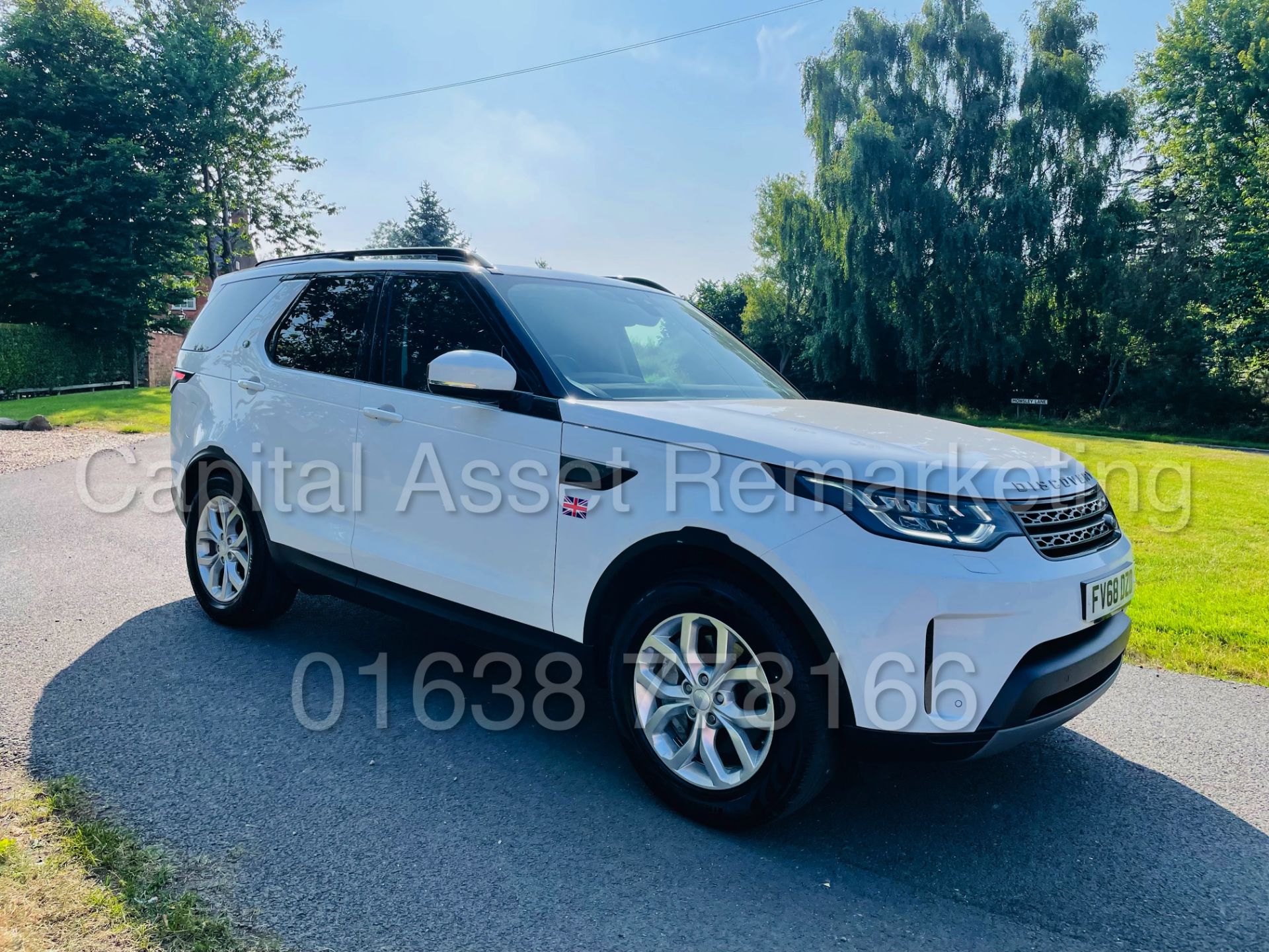 LAND ROVER DISCOVERY 5 *SE EDITION* SUV (2019 - EURO 6) '3.0 TD6 -306 BHP- 8 SPEED AUTO' *HUGE SPEC* - Image 2 of 47