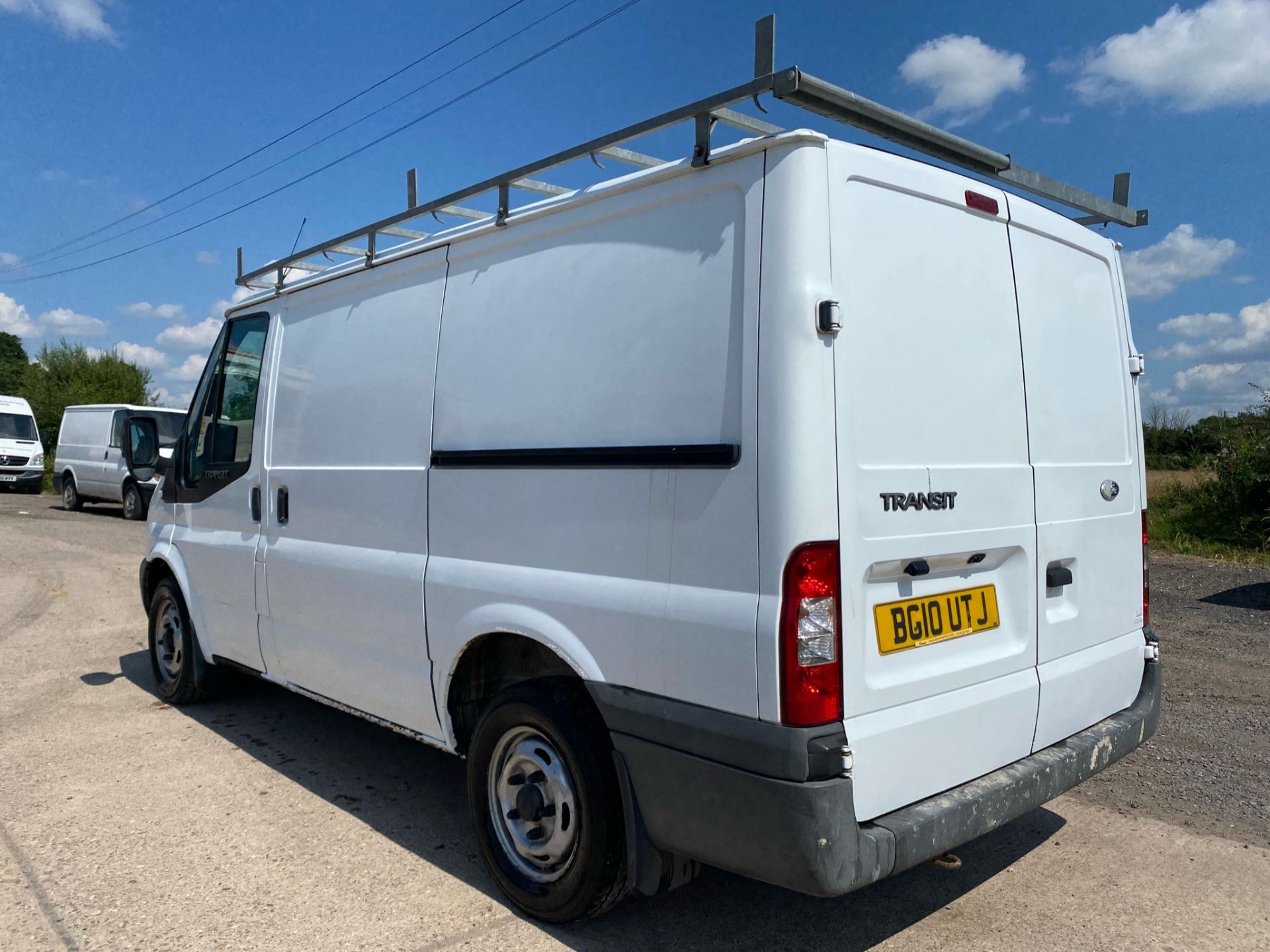 (ON SALE) FORD TRANSIT 85 T260s *2198 CC - 84 BHP* PANEL VAN (2010 - 10 REG) NO VAT!!! SAVE 20% !!! - Image 10 of 27