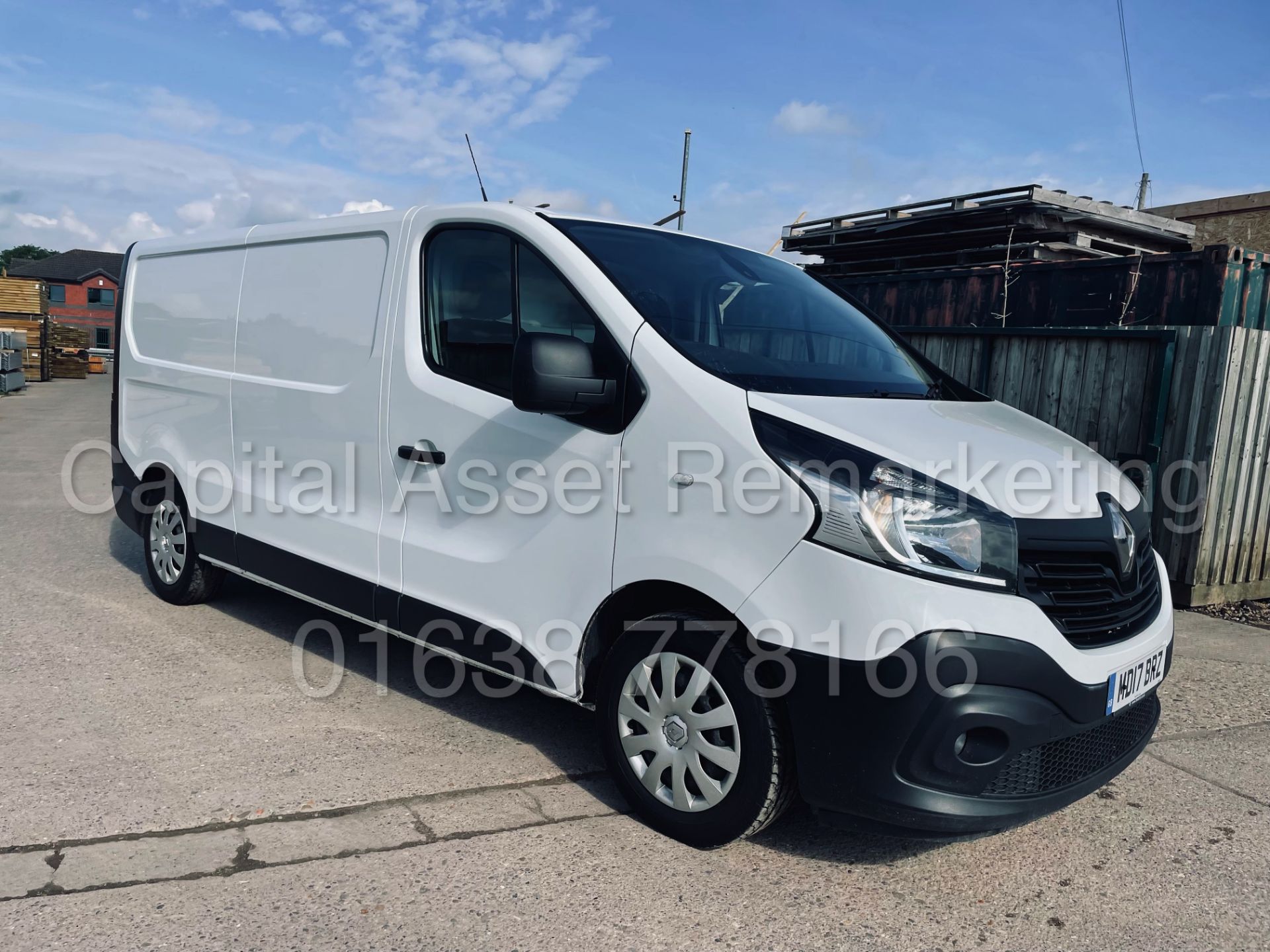 RENAULT TRAFIC LL29 *BUSINESS ENERGY* LWB PANEL VAN (2017 - EURO 6) '1.6 DCI' *A/C - SAT NAV* - Image 2 of 44