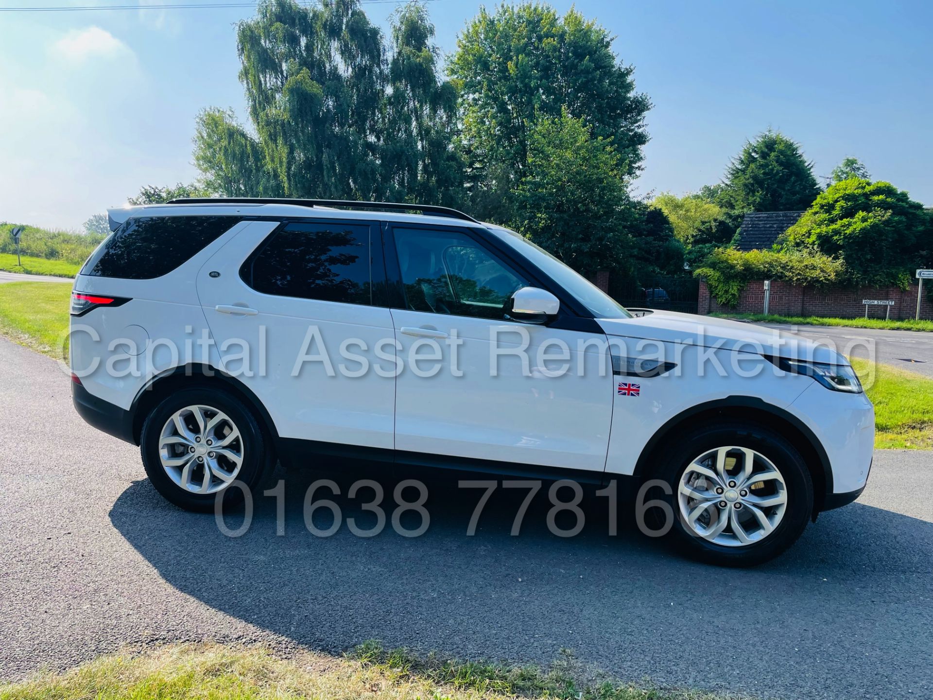 LAND ROVER DISCOVERY 5 *SE EDITION* SUV (2019 - EURO 6) '3.0 TD6 -306 BHP- 8 SPEED AUTO' *HUGE SPEC* - Image 14 of 47