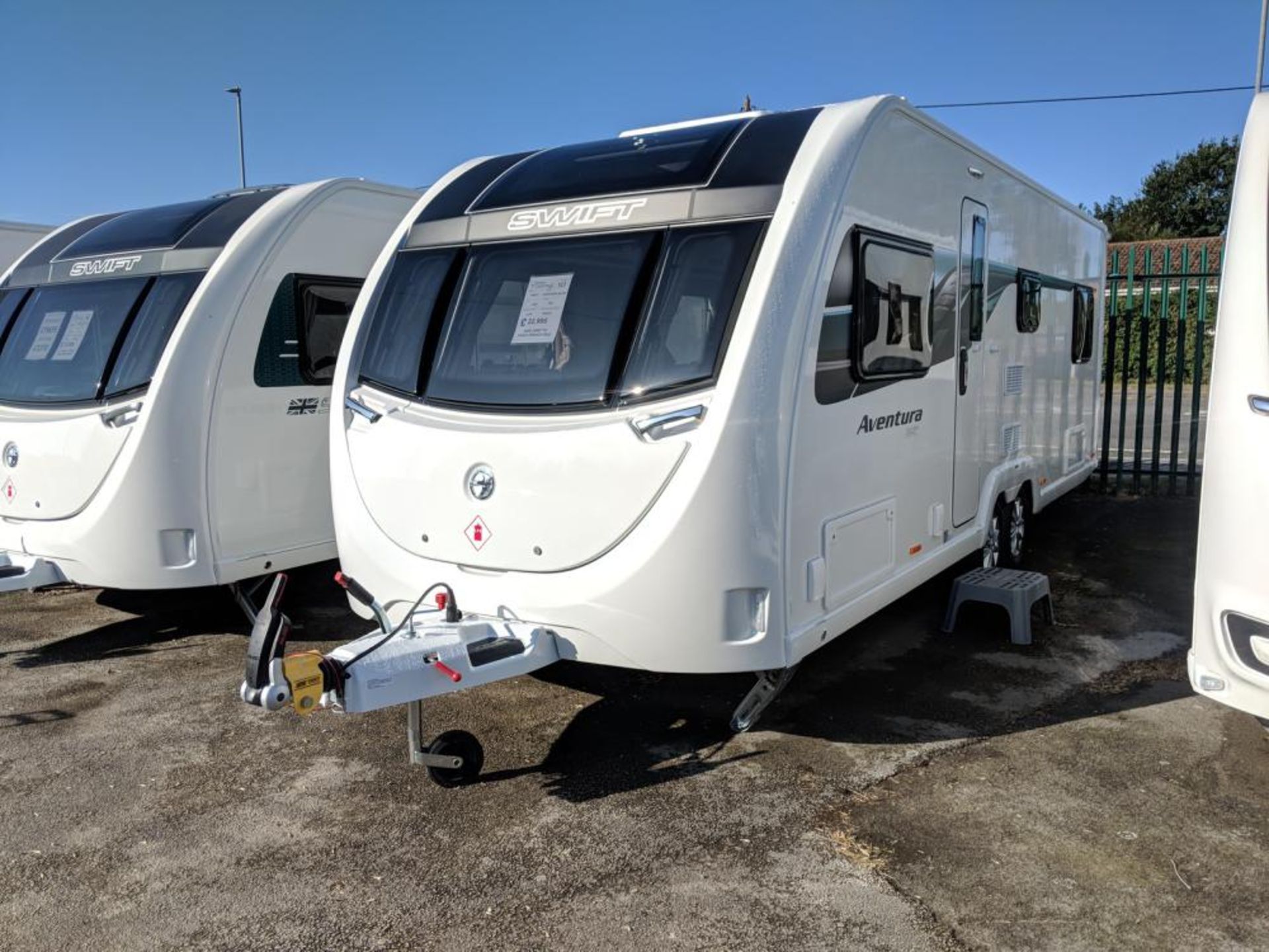 SWIFT AVENTURA "SPECIAL EDITION" EW WITH FIXED BED - TWIN AXEL - NEW / UNUSED - 6 BERTH - LOOK!!!