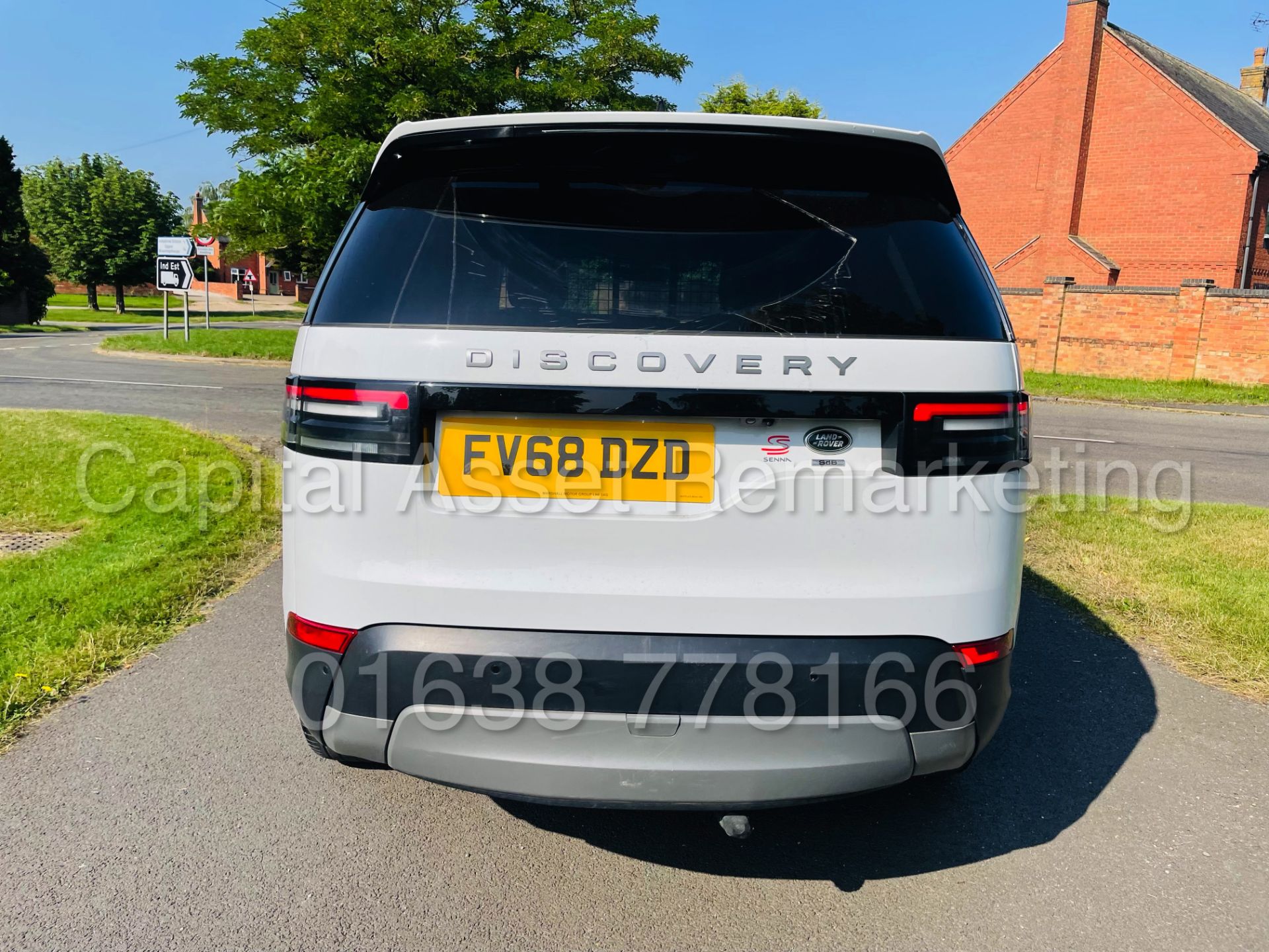 LAND ROVER DISCOVERY 5 *SE EDITION* SUV (2019 - EURO 6) '3.0 TD6 -306 BHP- 8 SPEED AUTO' *HUGE SPEC* - Image 11 of 47