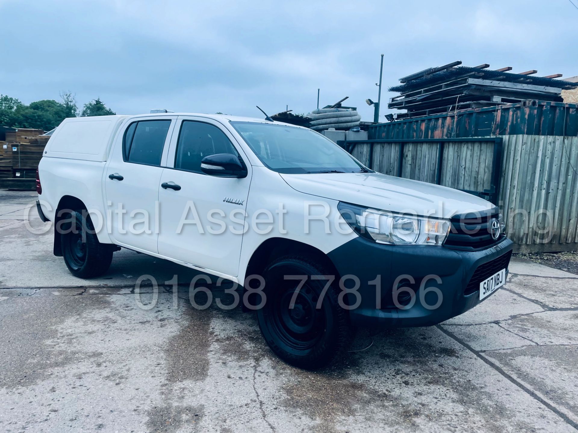 TOYOTA HILUX *ACTIVE* D/CAB PICK-UP (2017 - EURO 6) '2.4 D-4D - 150 BHP' (1 OWNER) *U-LEZ* - Image 2 of 46