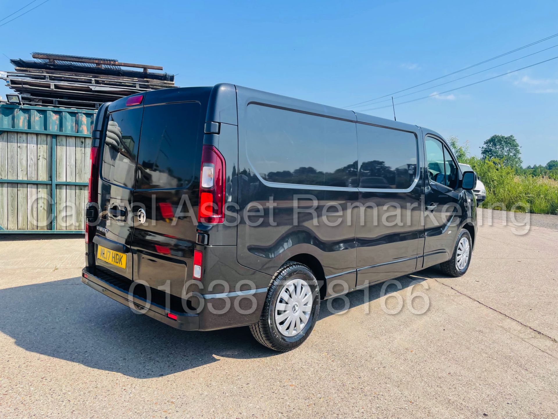 (On Sale) VAUXHALL VIVARO 2900 *SPORTIVE* LWB (2017 -EURO 6) '1.6 CDTI - STOP/START' *A/C* (1 OWNER) - Image 10 of 41