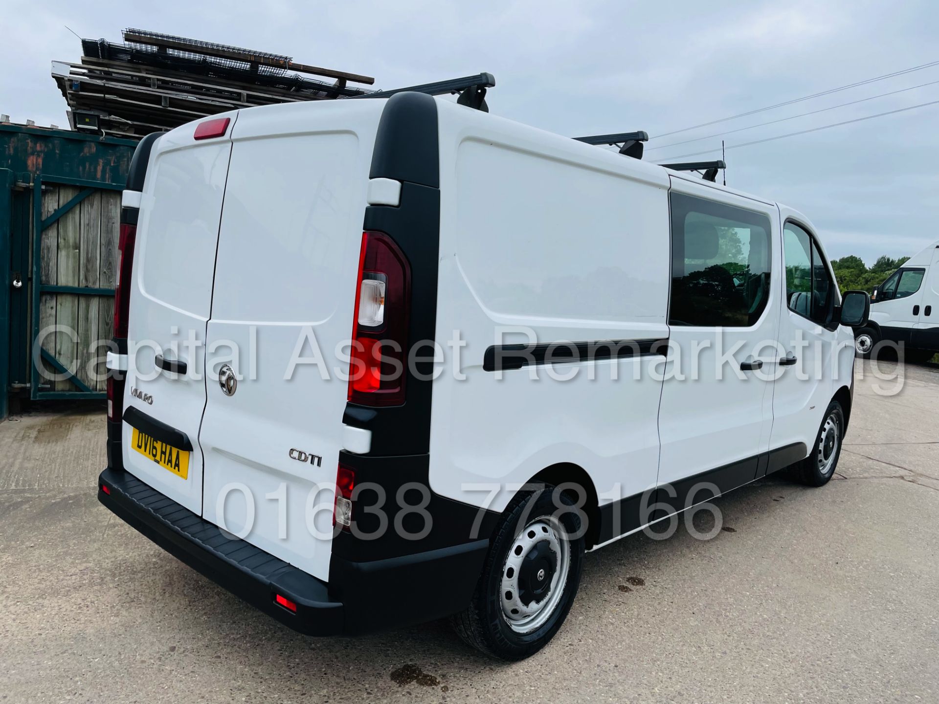 VAUXHALL VIVARO 2900 *LWB - 6 SEATER CREW VAN* (2016 - NEW MODEL) '1.6 CDTI - 115 BHP - 6 SPEED' - Image 12 of 45