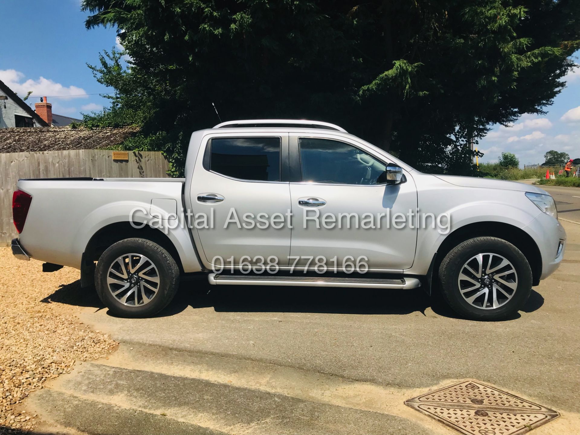 NISSAN NAVARA "TEKNA" DCI AUTO (2019 MODEL) D/C - 1 OWNER FSH - NAV / ELEC SUNROOF - REAR CAMERA - Image 11 of 32