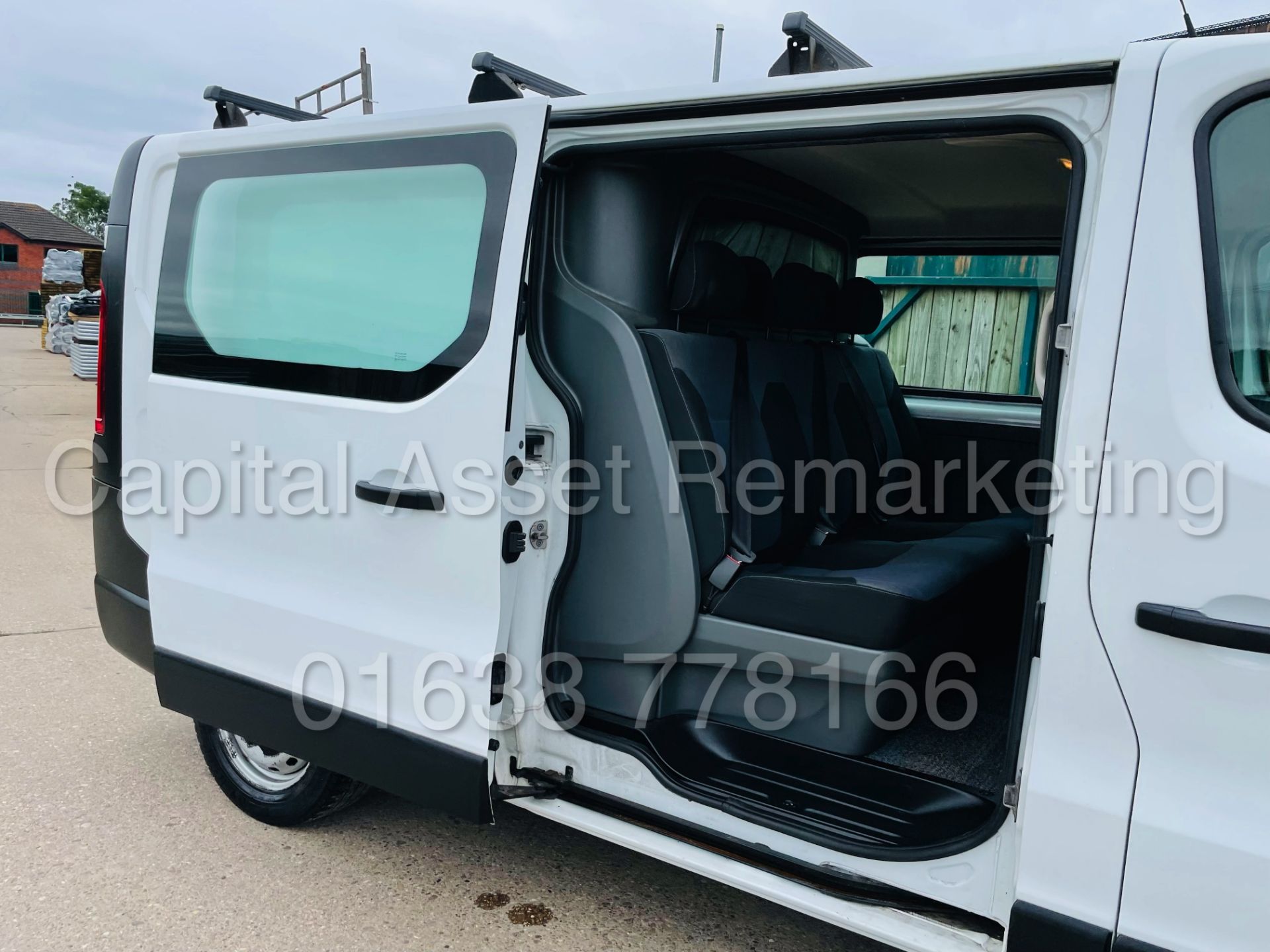 VAUXHALL VIVARO 2900 *LWB - 6 SEATER CREW VAN* (2016 - NEW MODEL) '1.6 CDTI - 115 BHP - 6 SPEED' - Image 27 of 45