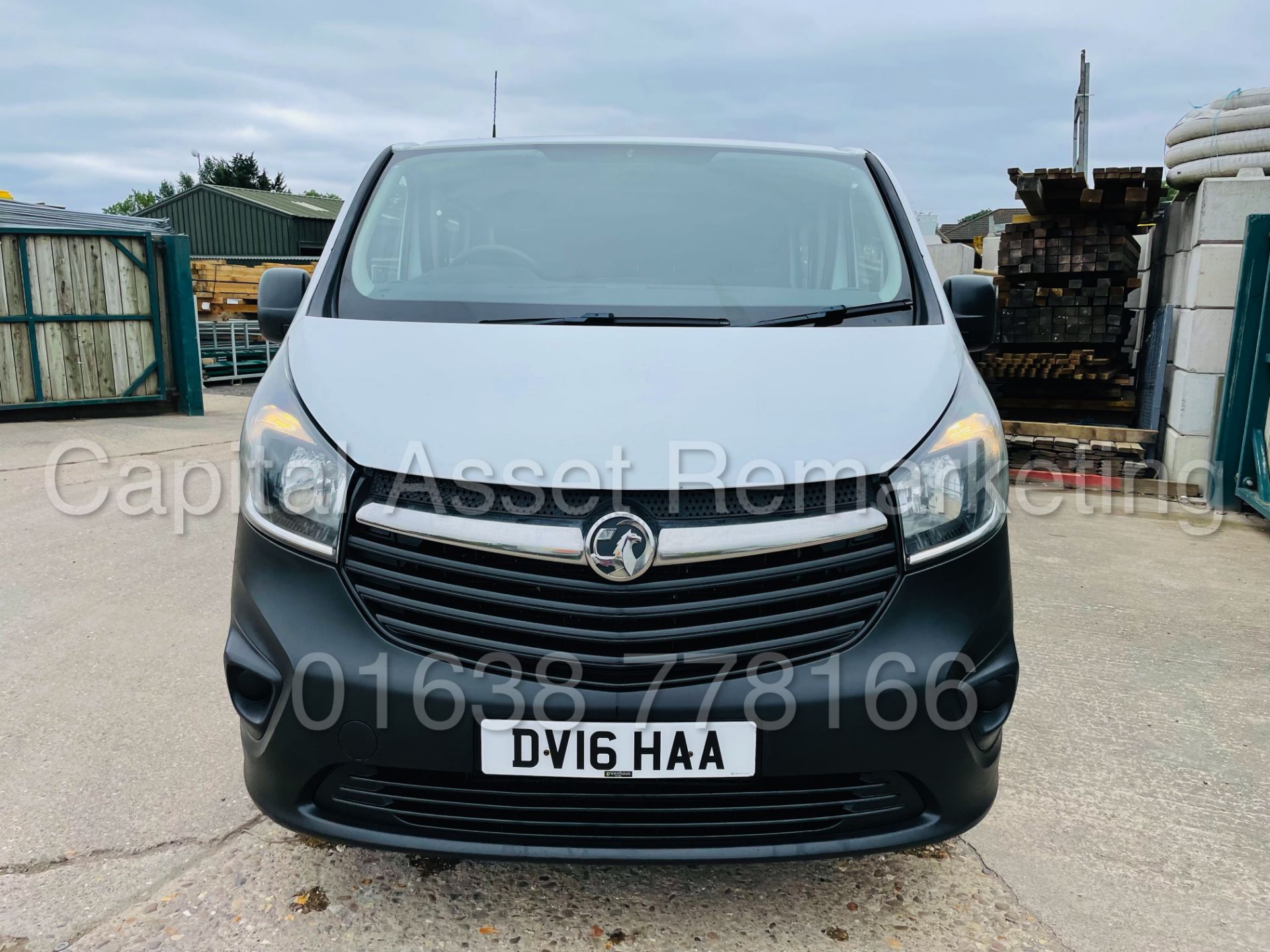 VAUXHALL VIVARO 2900 *LWB - 6 SEATER CREW VAN* (2016 - NEW MODEL) '1.6 CDTI - 115 BHP - 6 SPEED' - Image 4 of 45